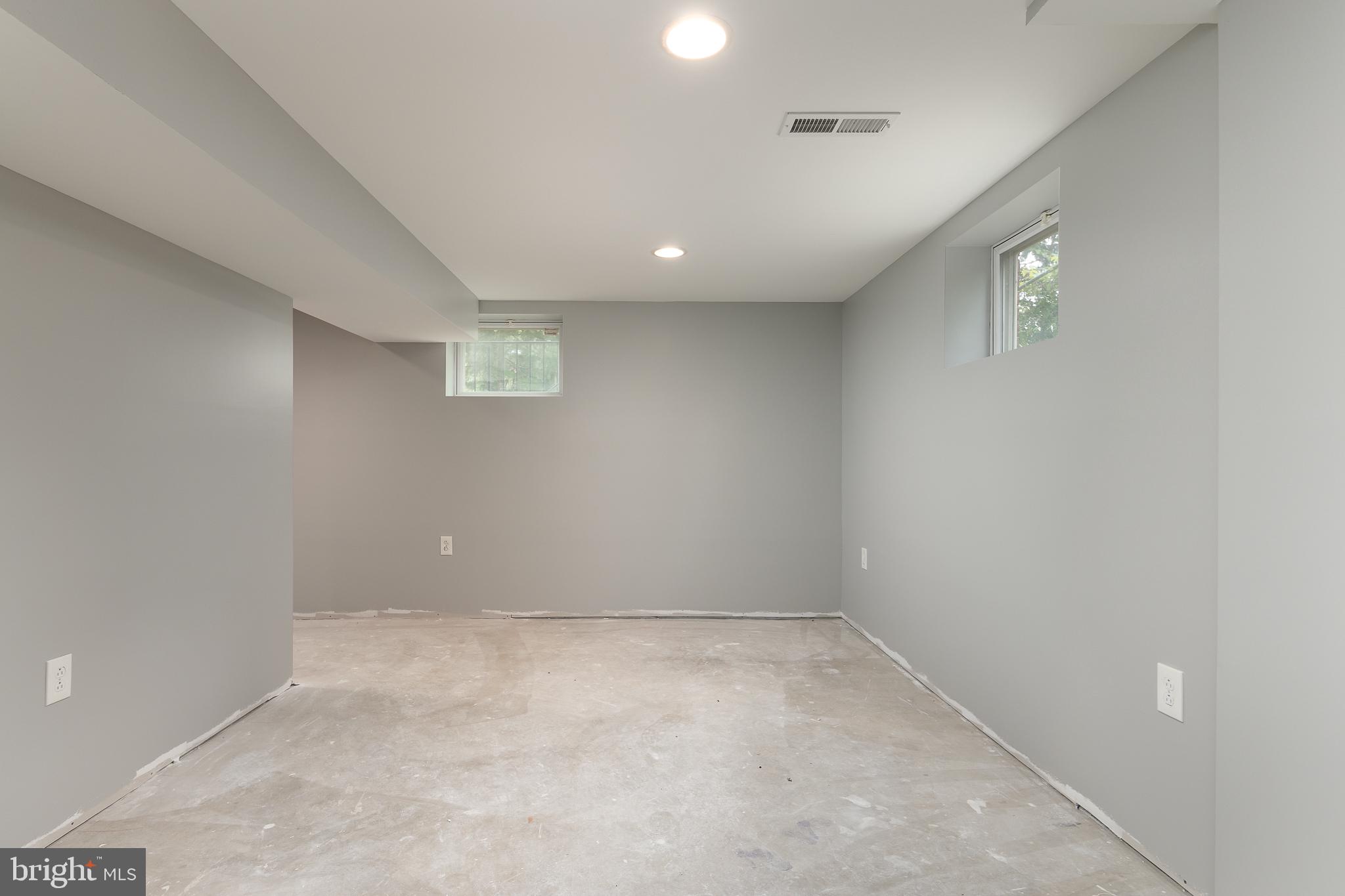 SOUTHGATE - Residential Lease