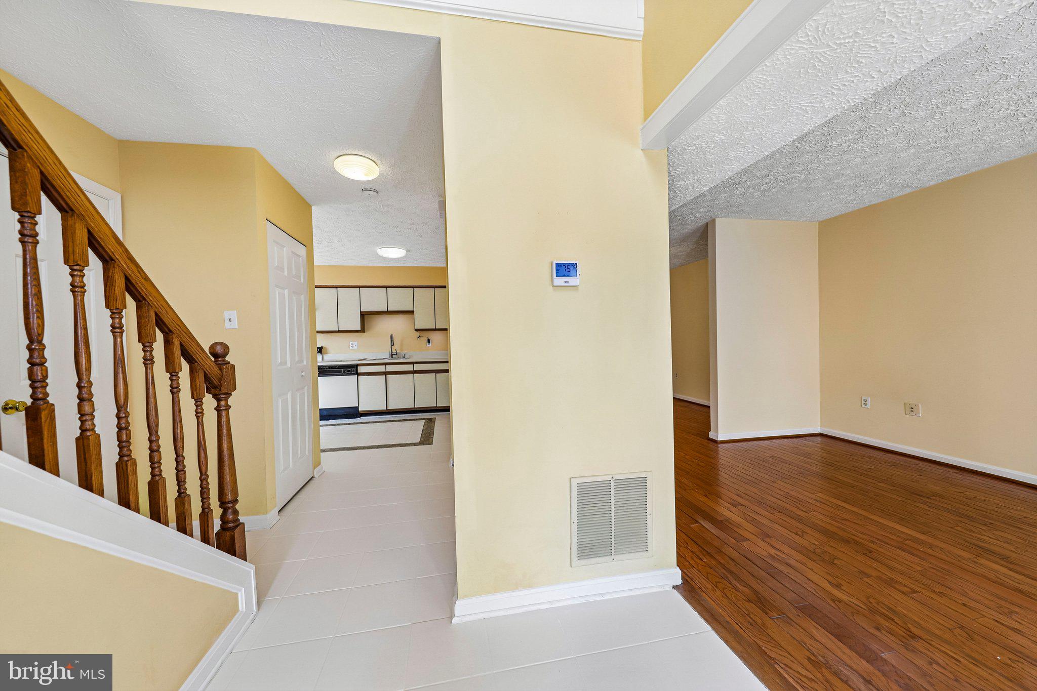 6100-B HOSKINS HOLLOW CIRCLE