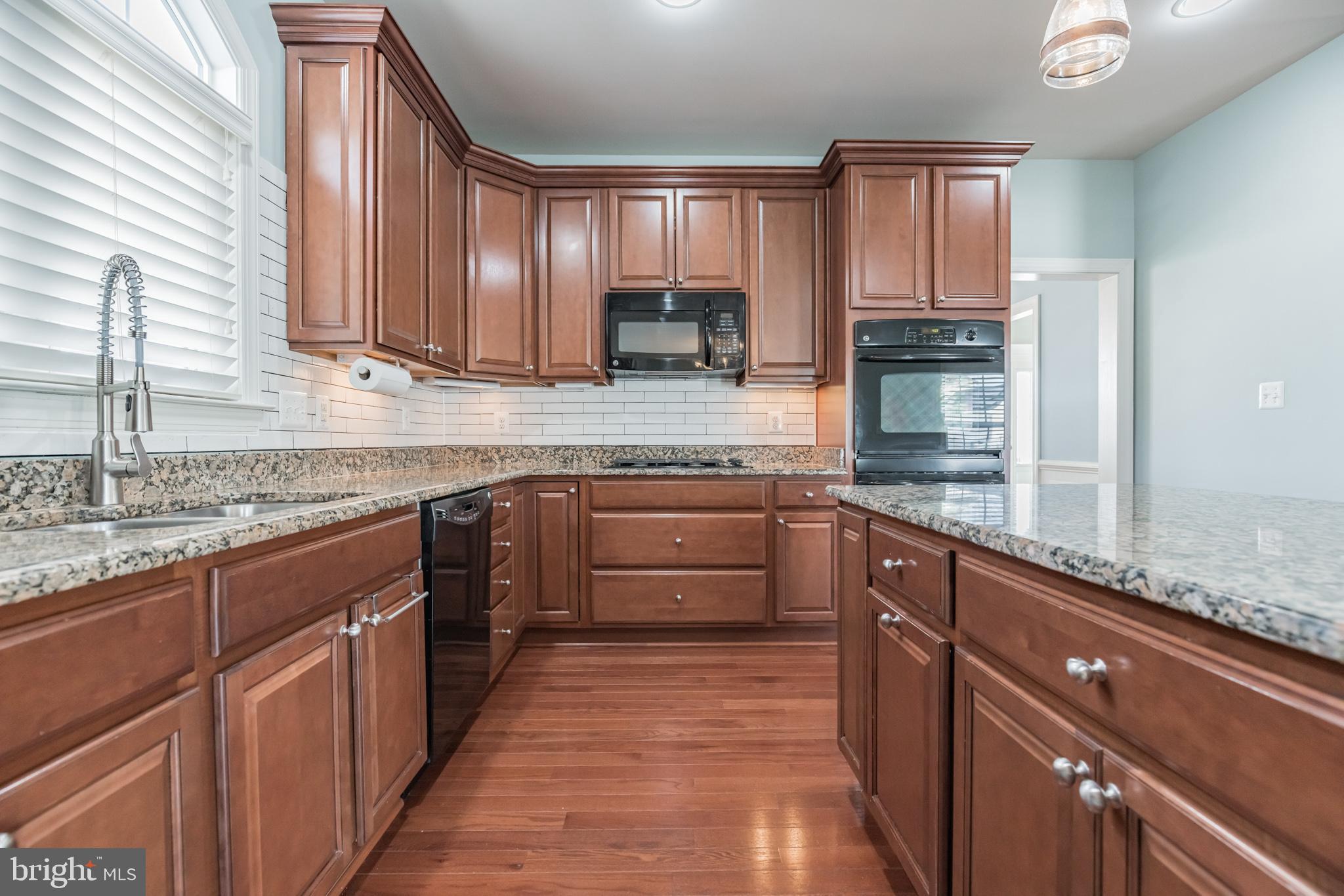 LEONARDS GRANT - Residential