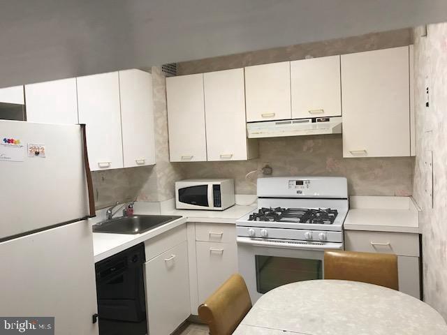 SLADE - Residential Lease