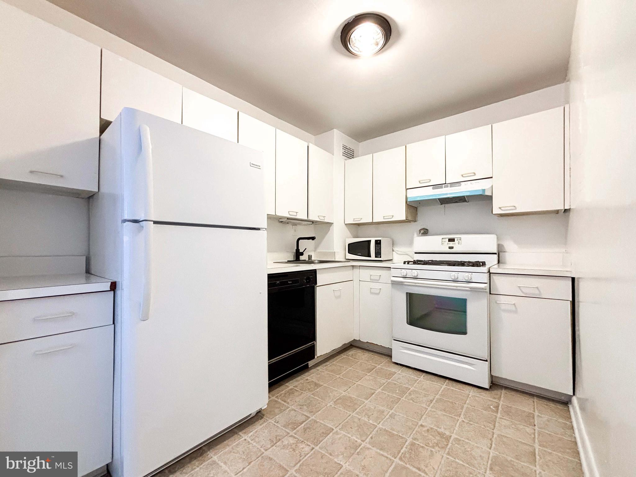 SLADE - Residential Lease