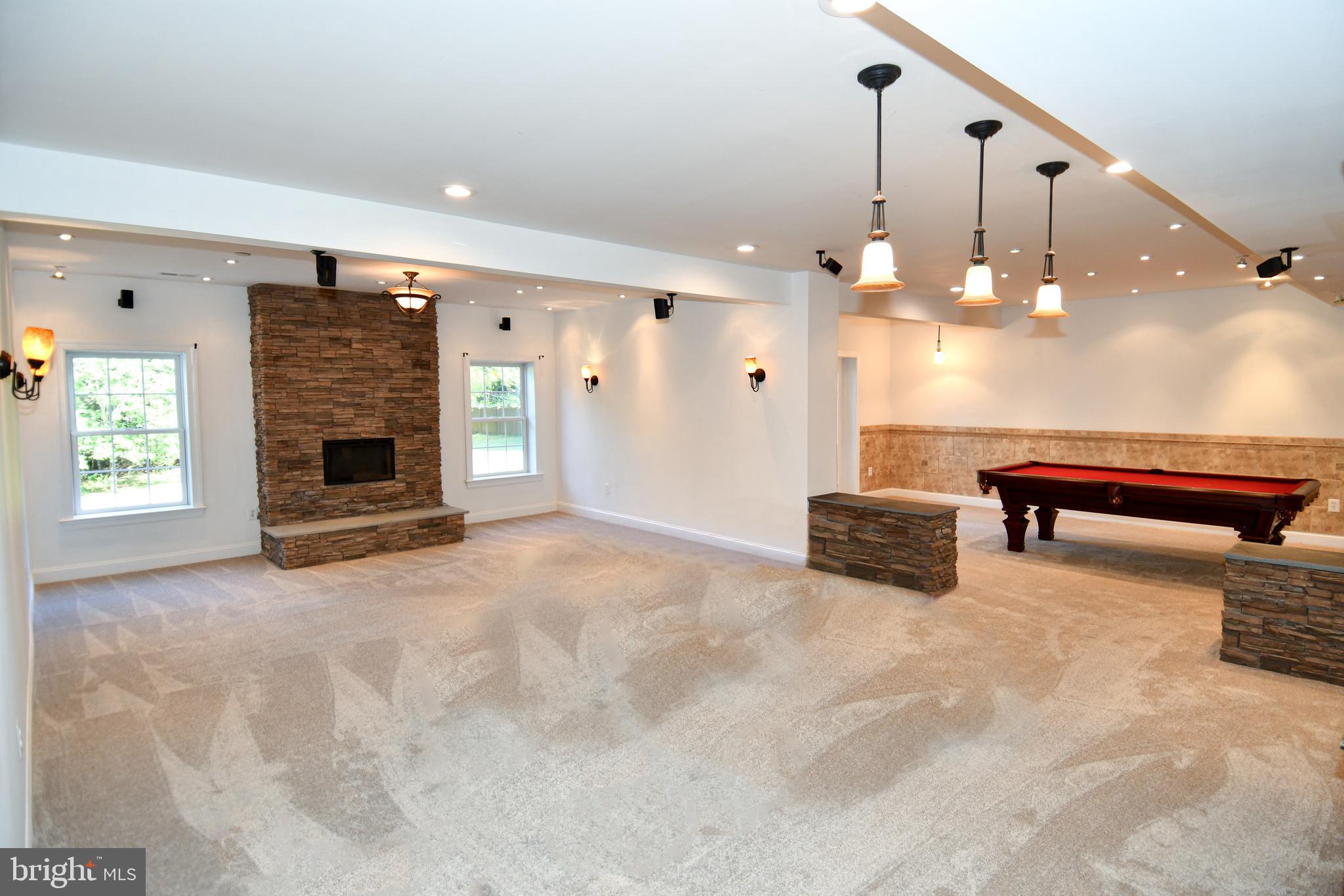 EAGLE POINTE - Residential