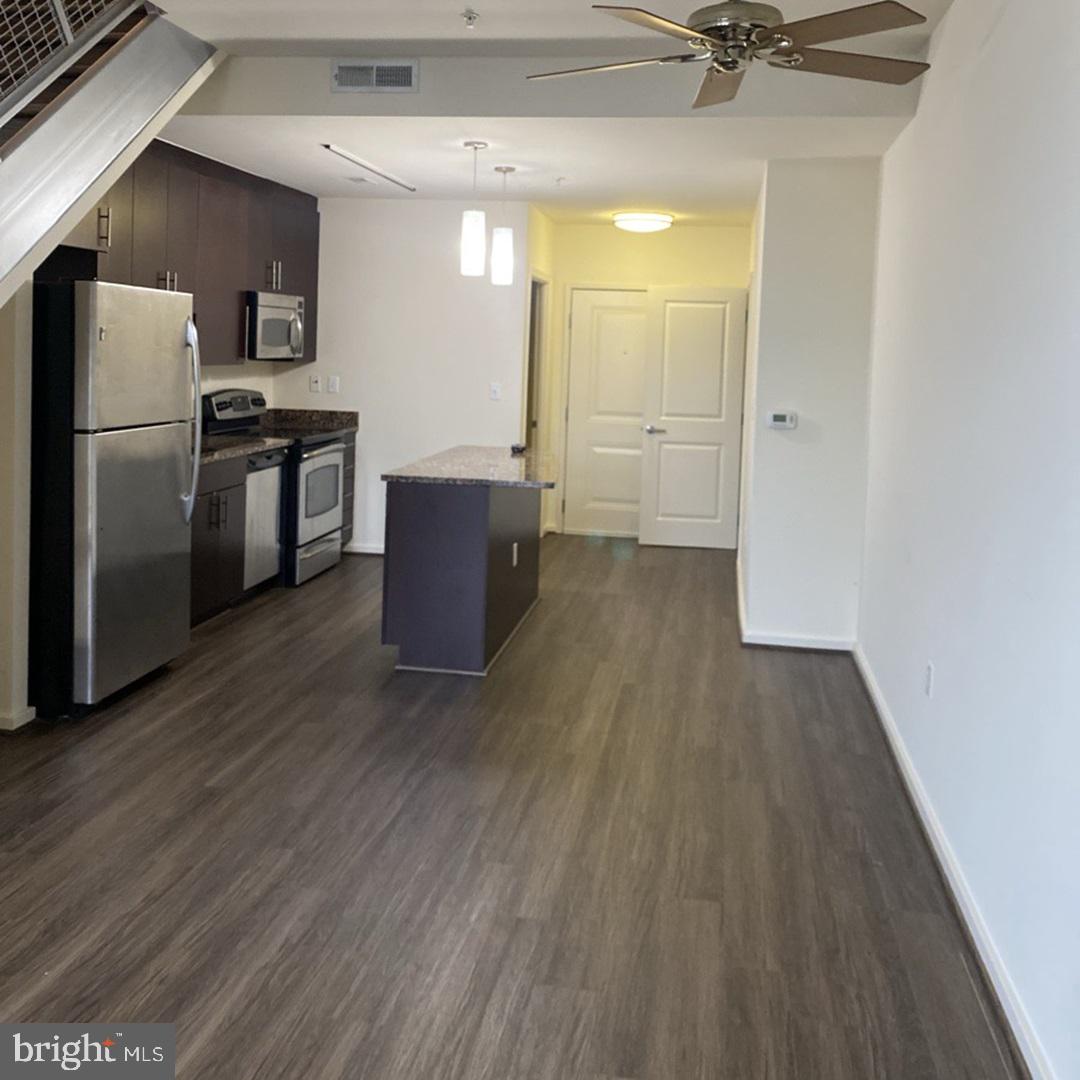 PLAZA LOFTS 22 - Residential Lease