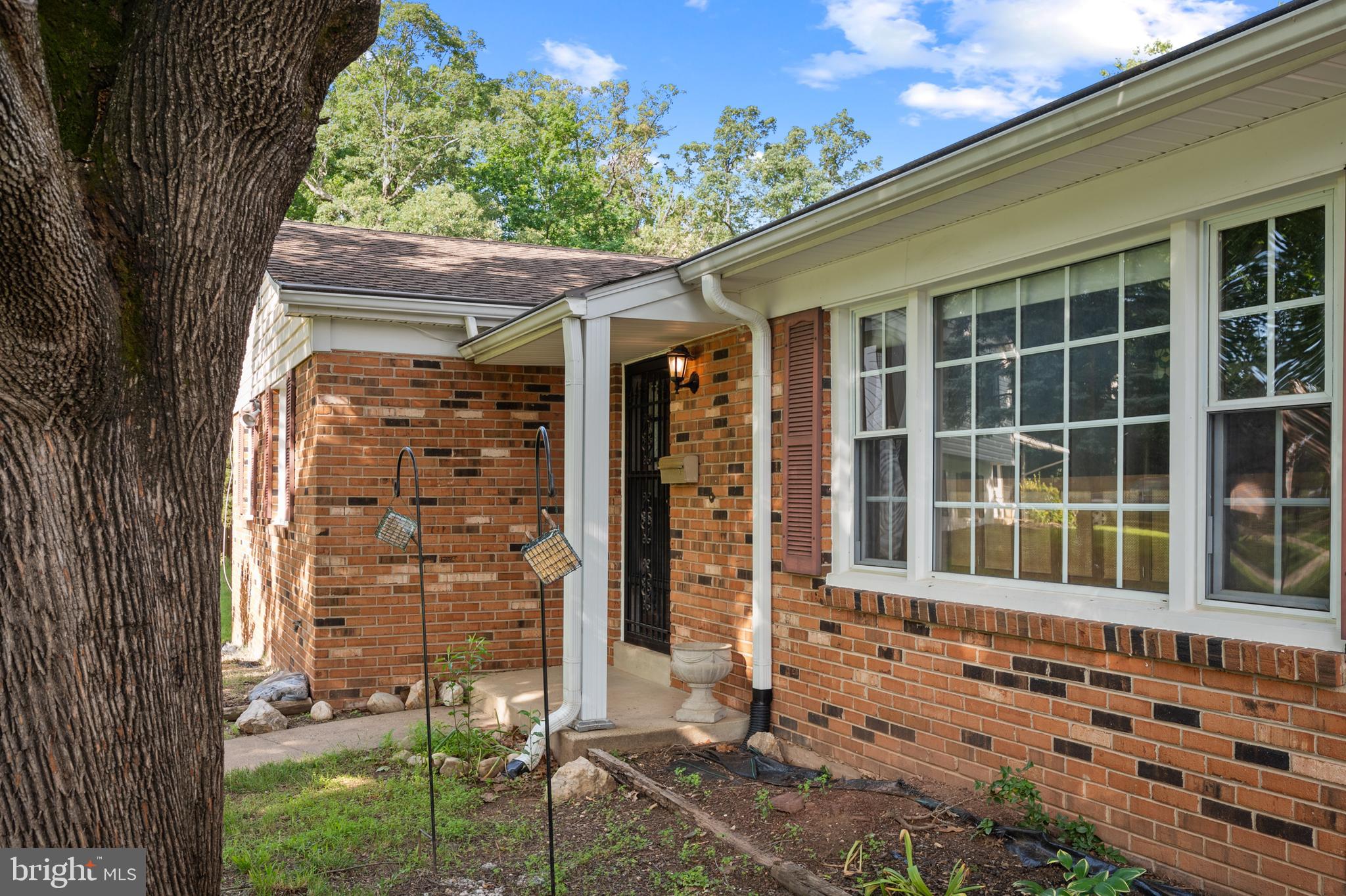 7516 TODD PLACE