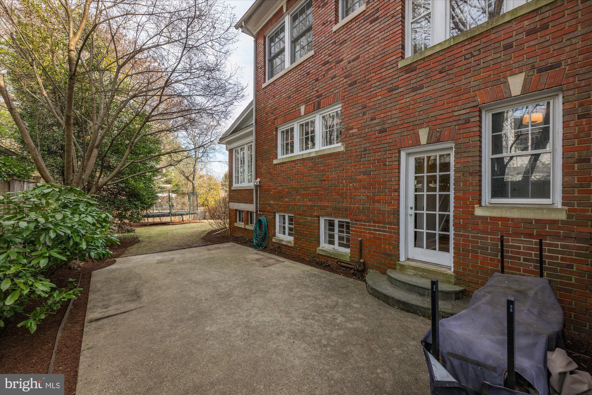 CHEVY CHASE - Residential