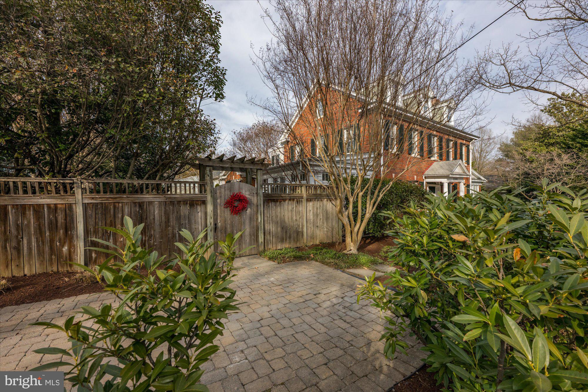 CHEVY CHASE - Residential