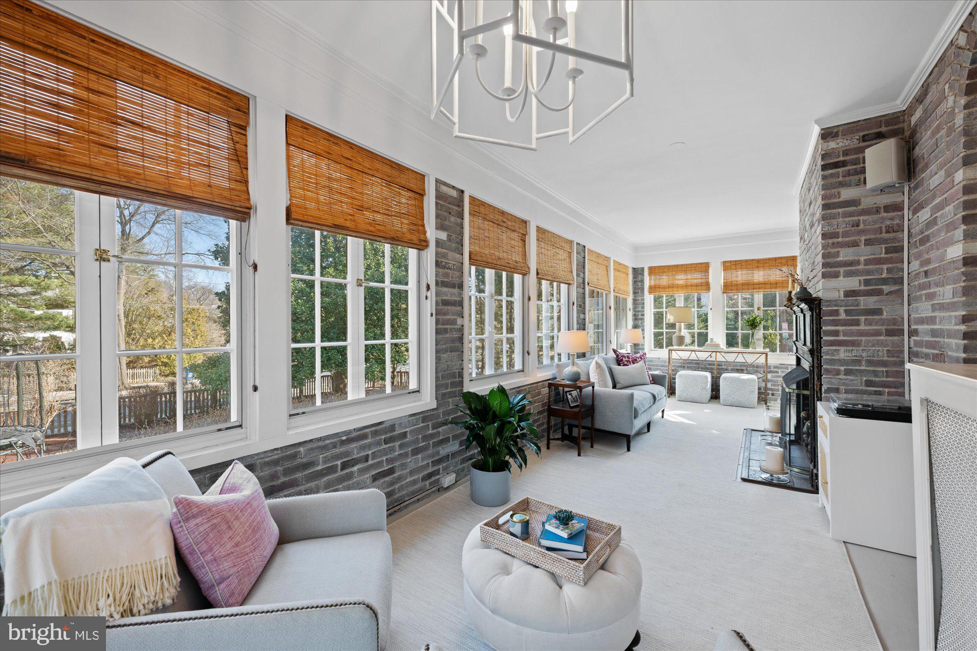 CHEVY CHASE - Residential