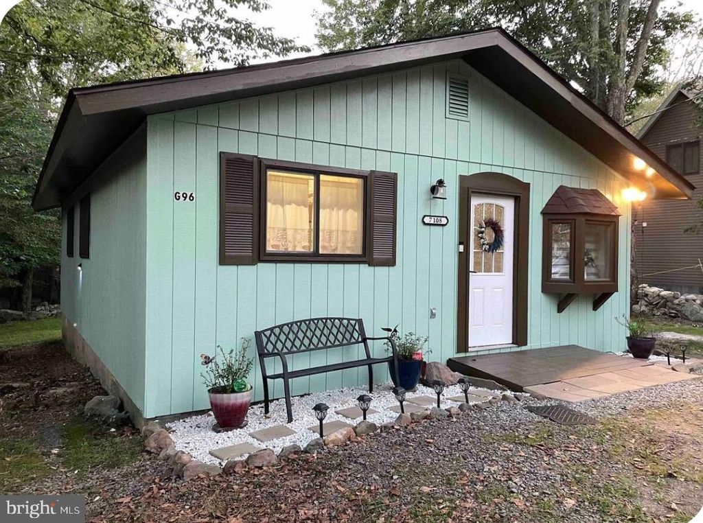 Photo of 7108 Robinwood Drive, TOBYHANNA, PA 18466 (MLS # PAMR2005076)