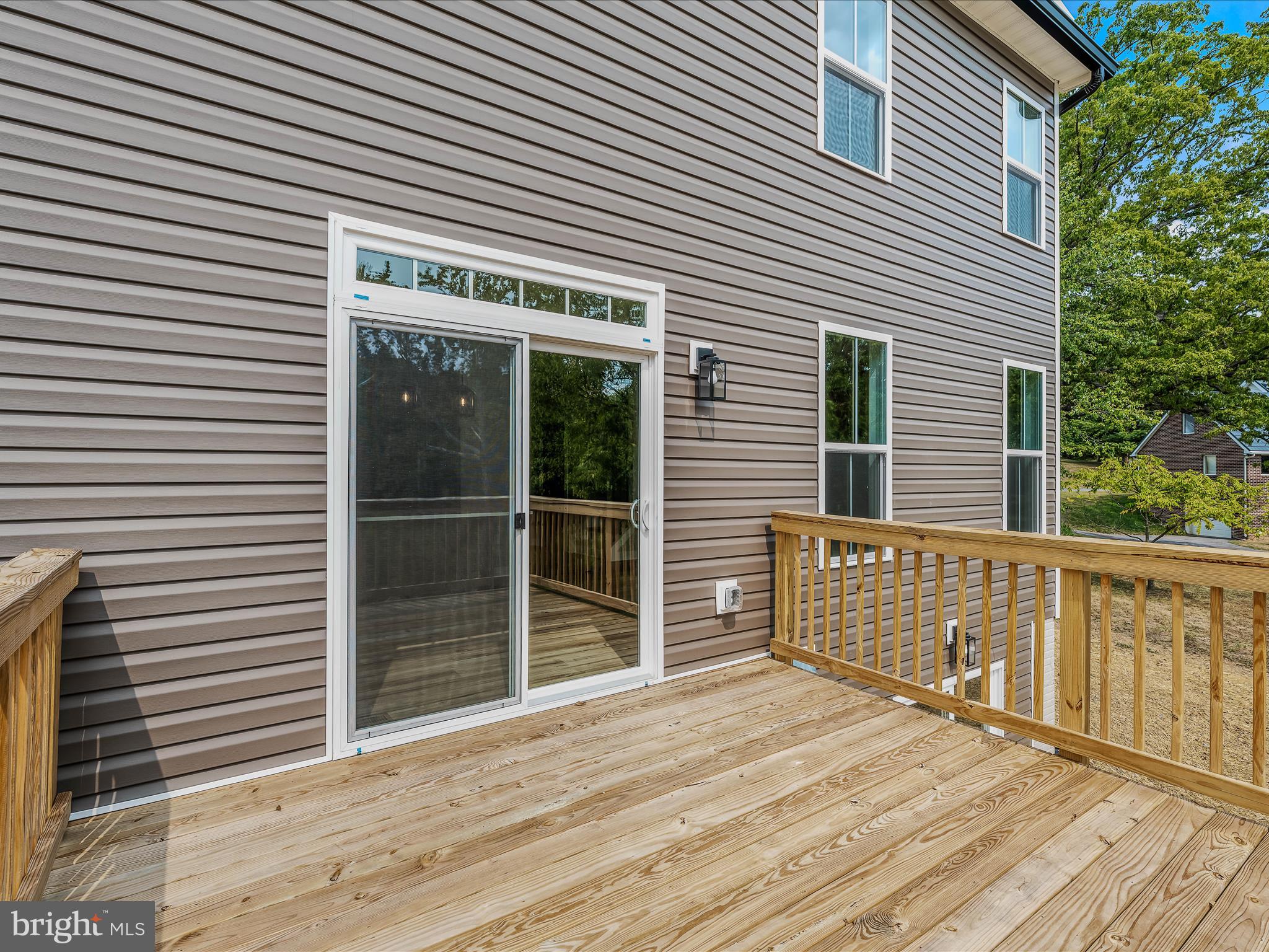 HOWARD SPEAKS - Residential