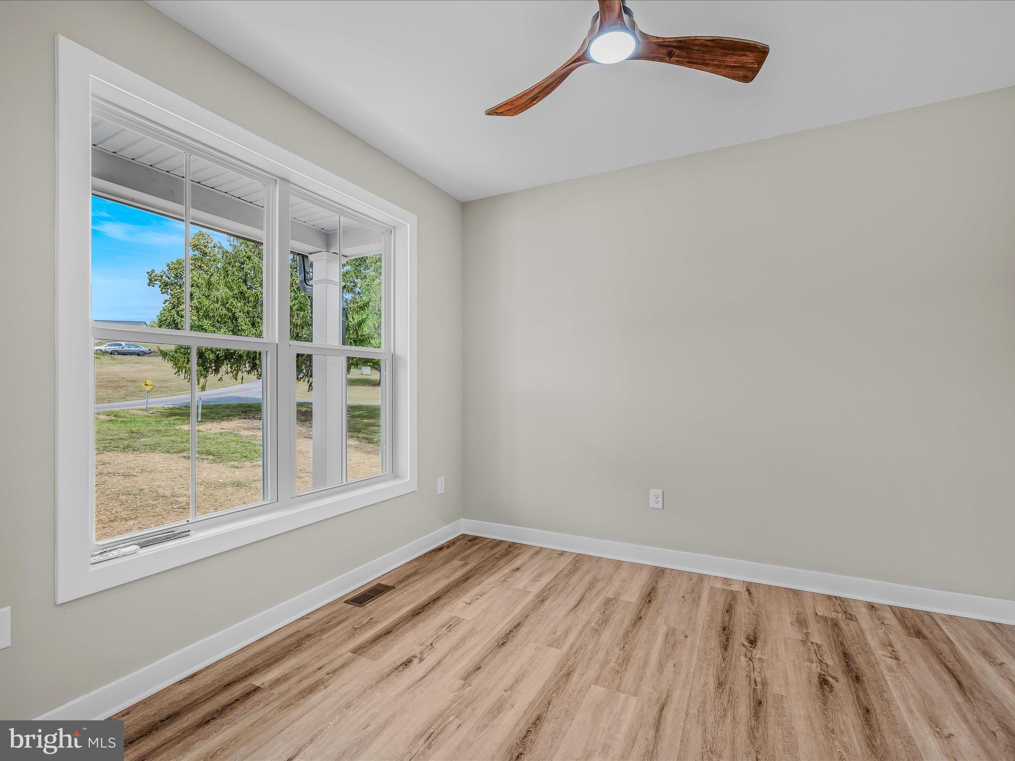 HOWARD SPEAKS - Residential