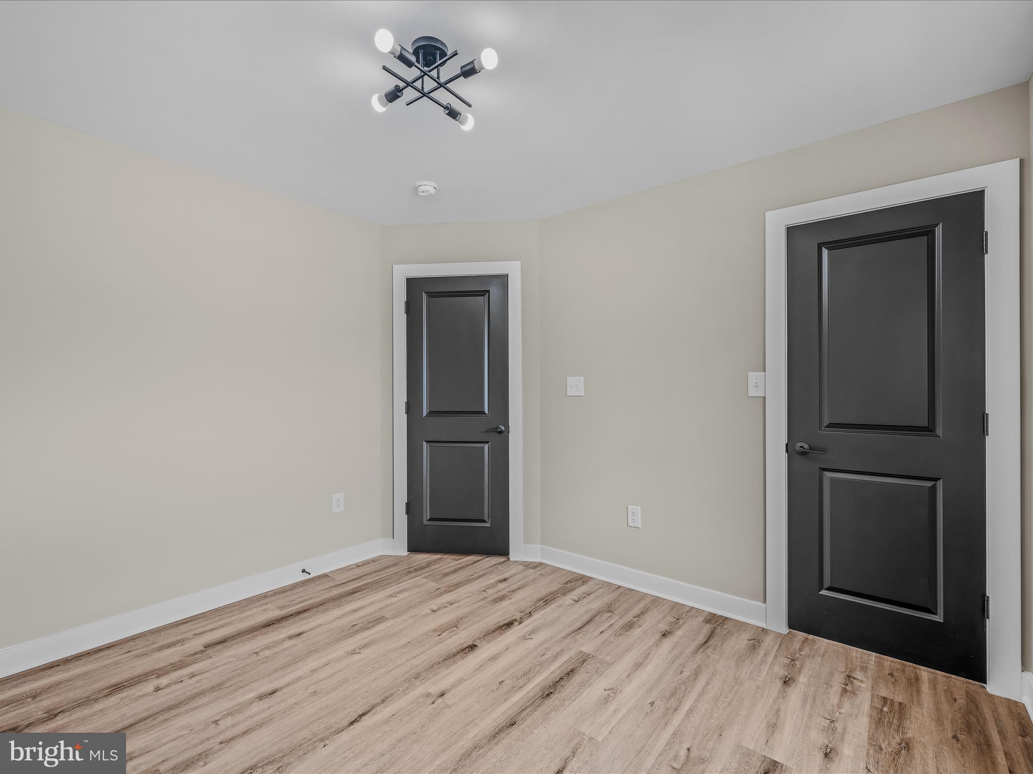 HOWARD SPEAKS - Residential