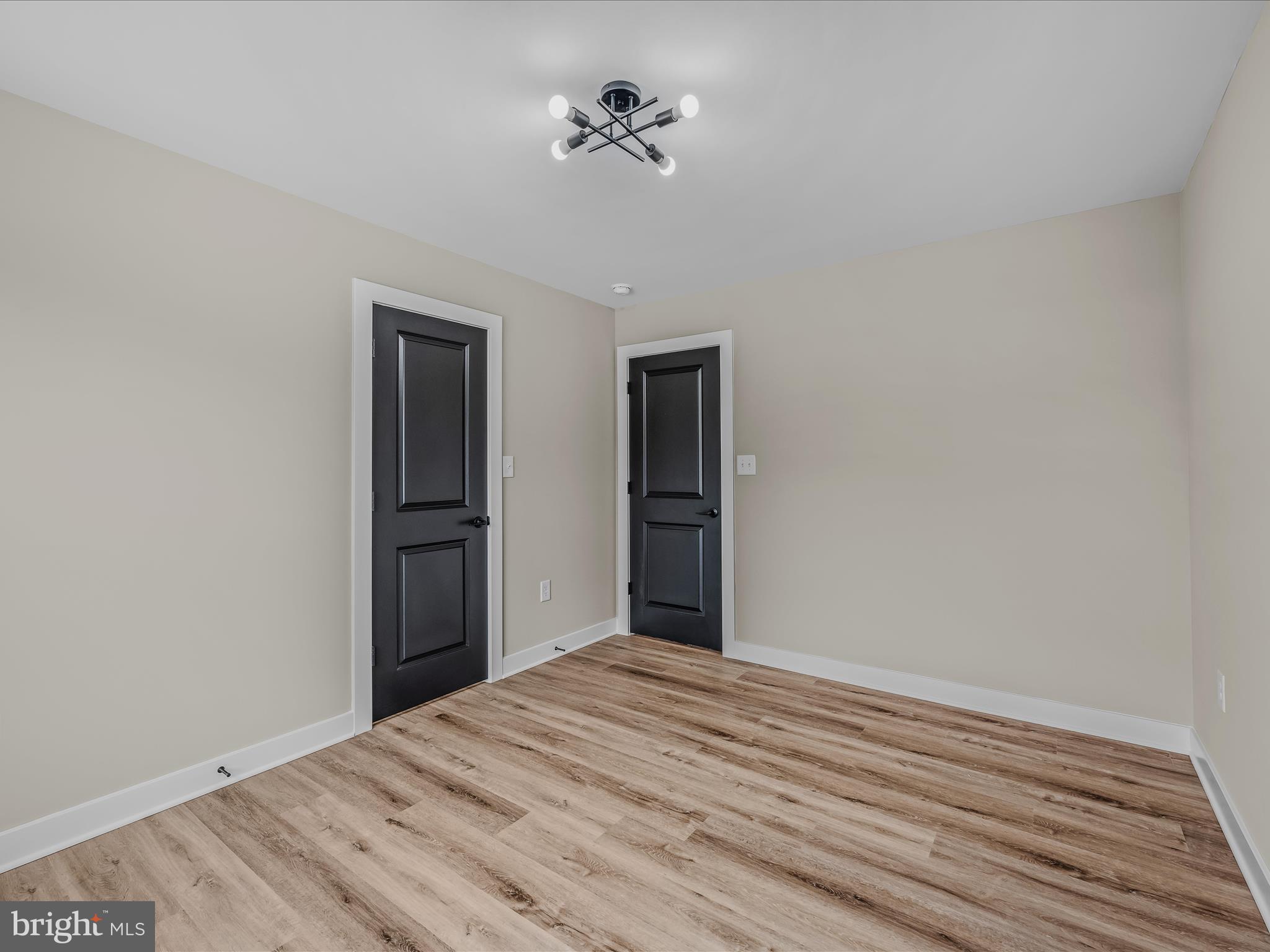 HOWARD SPEAKS - Residential