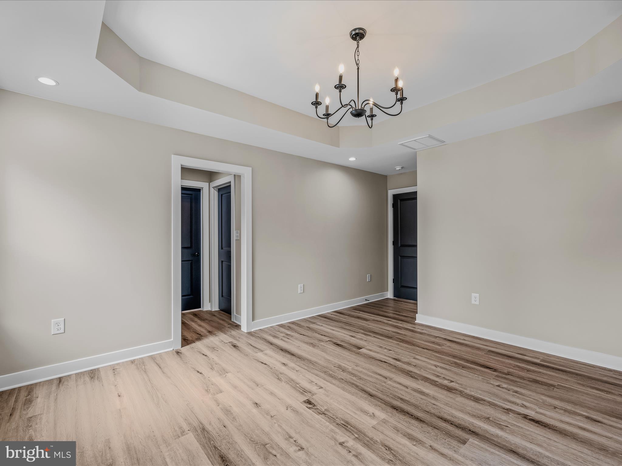 HOWARD SPEAKS - Residential