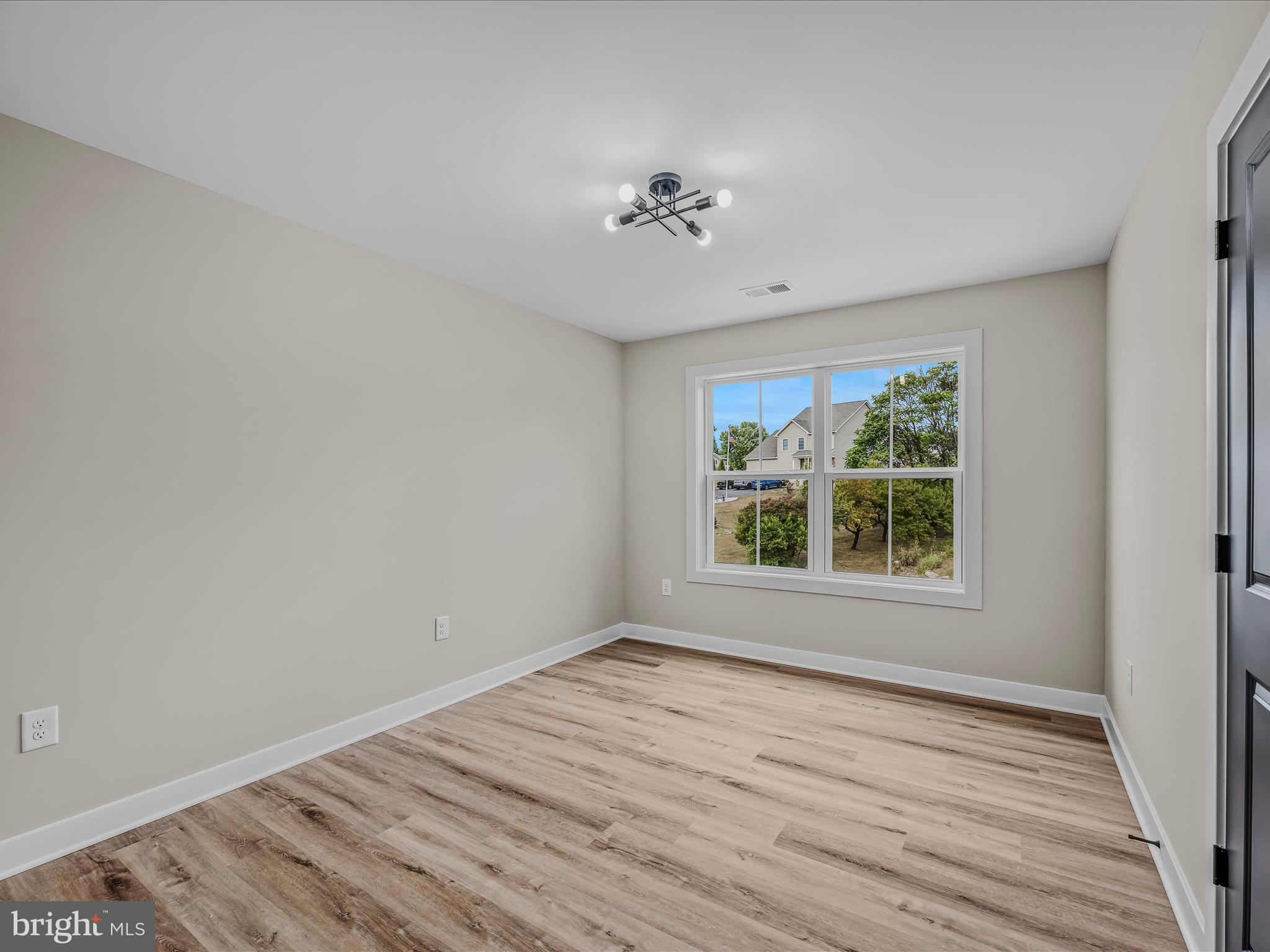 HOWARD SPEAKS - Residential