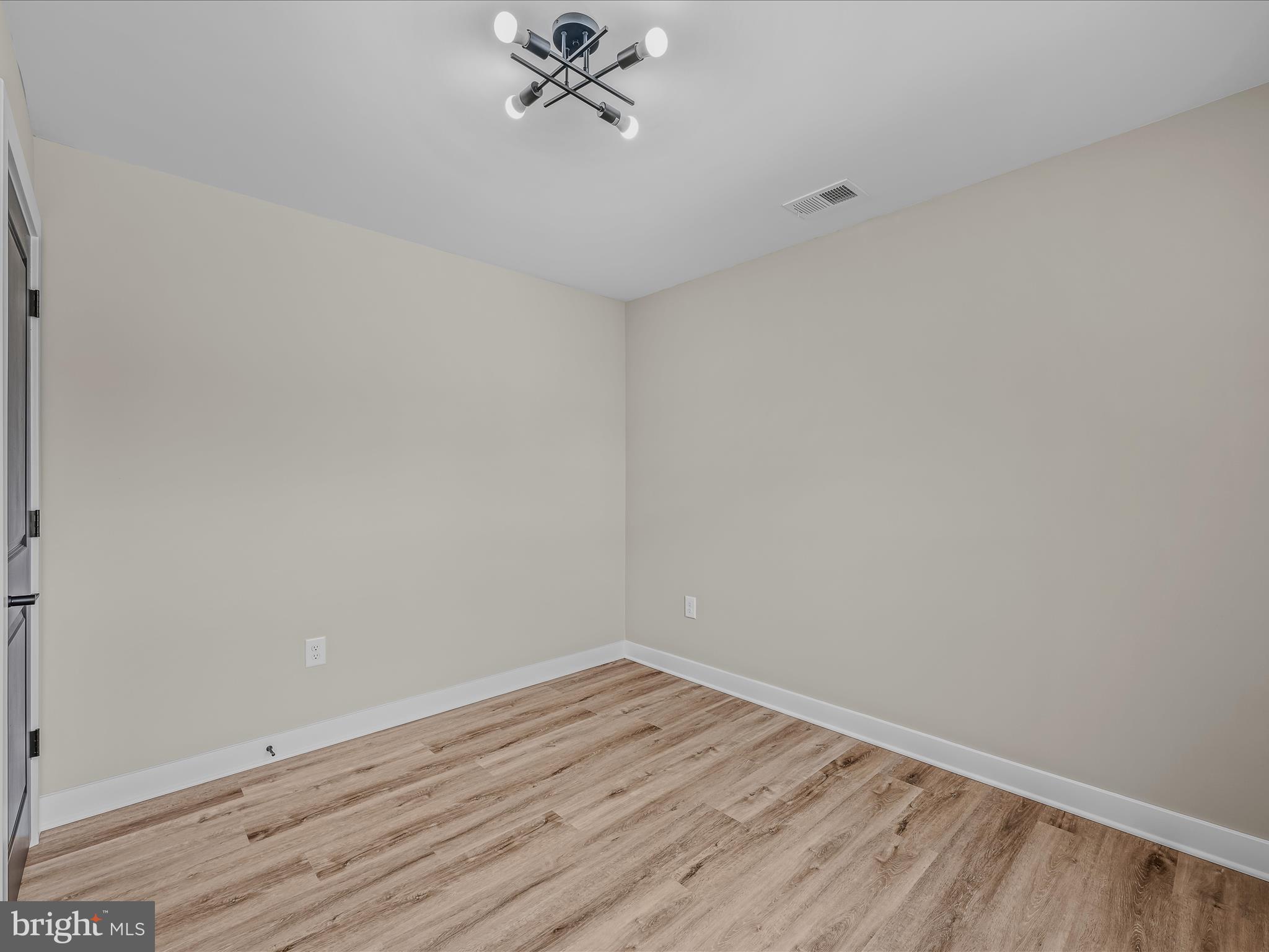 HOWARD SPEAKS - Residential