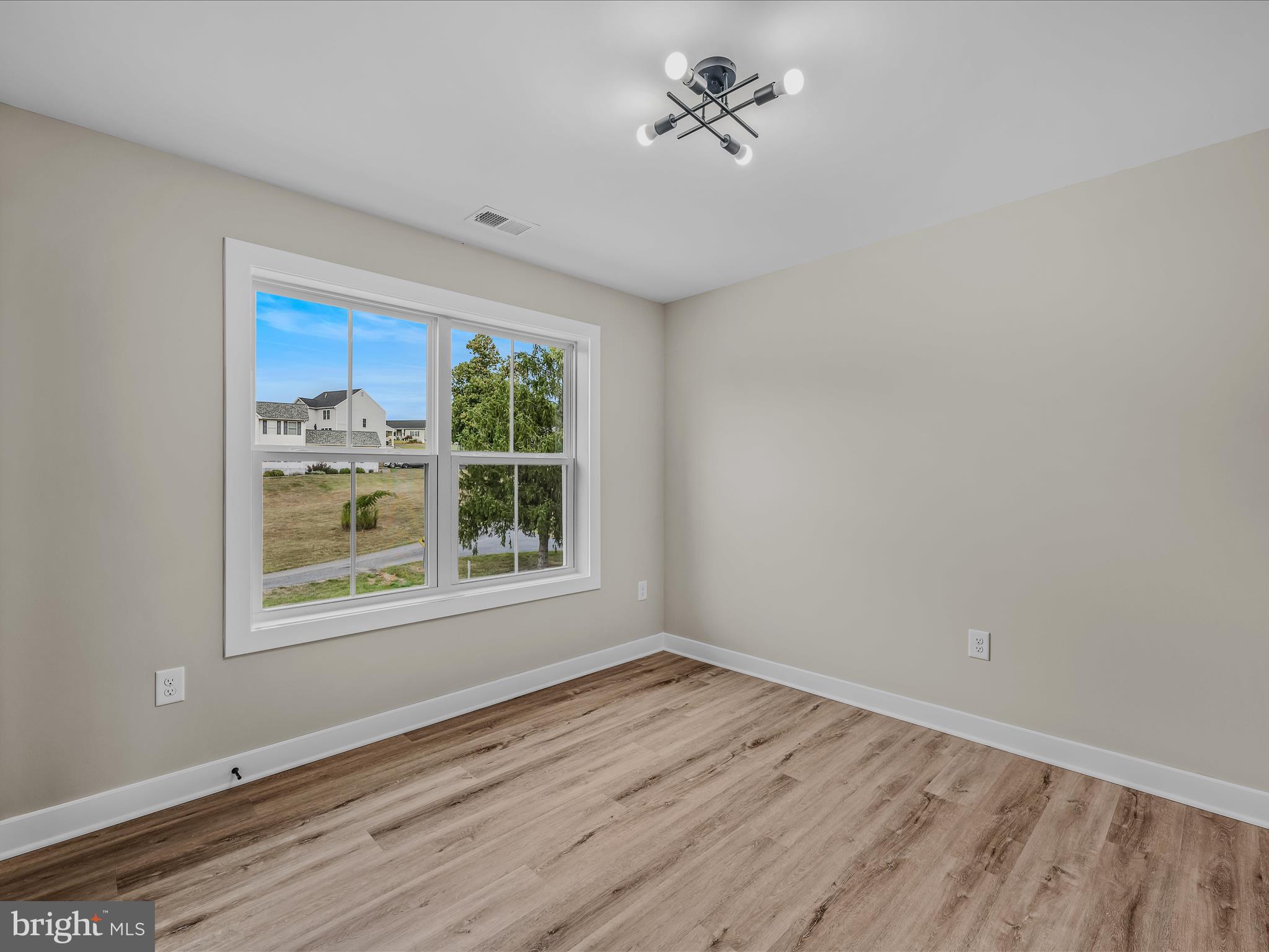 HOWARD SPEAKS - Residential