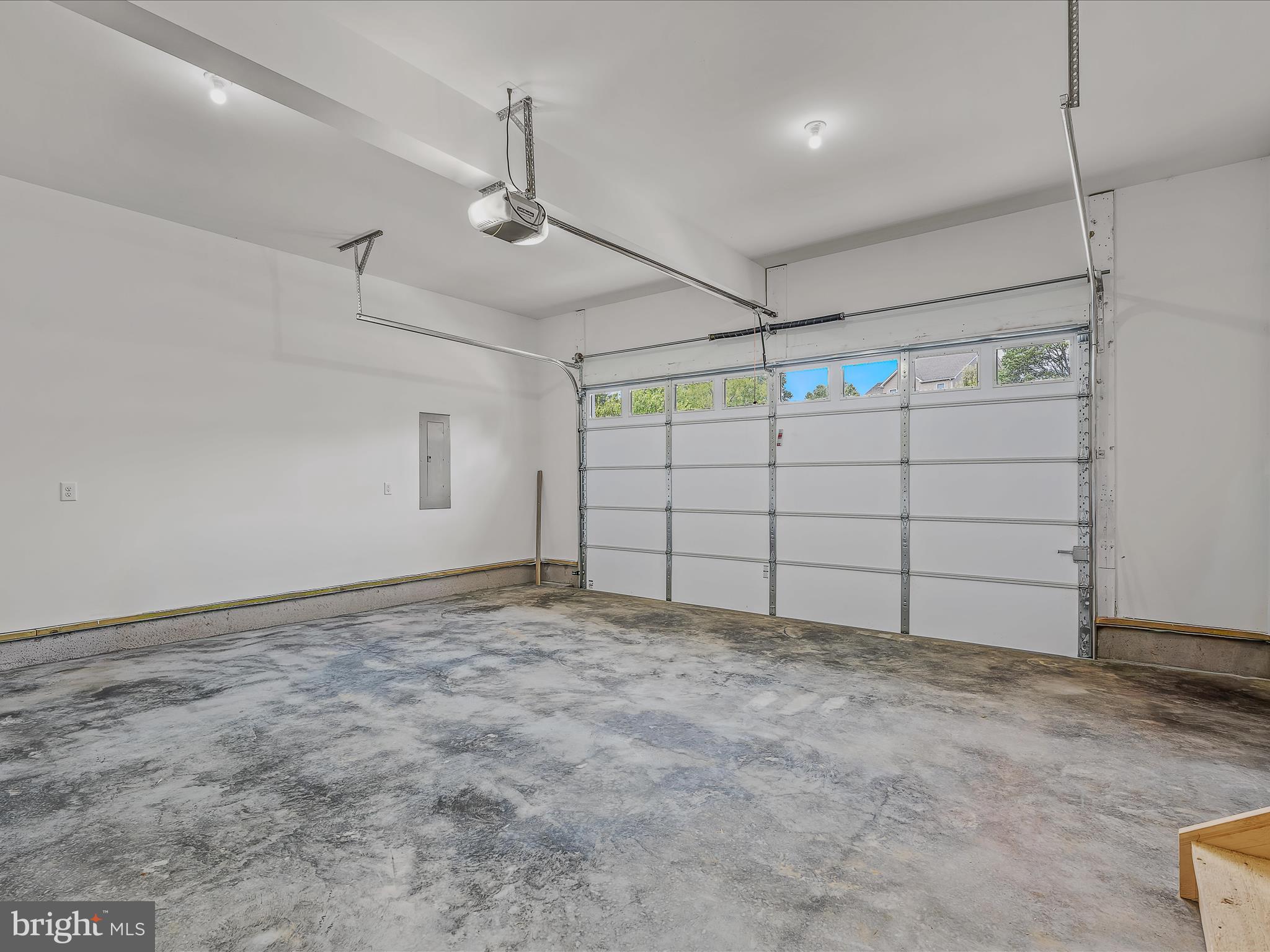 HOWARD SPEAKS - Residential