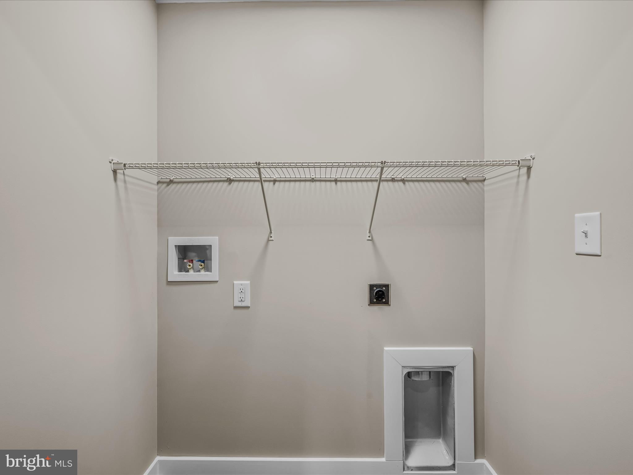 HOWARD SPEAKS - Residential