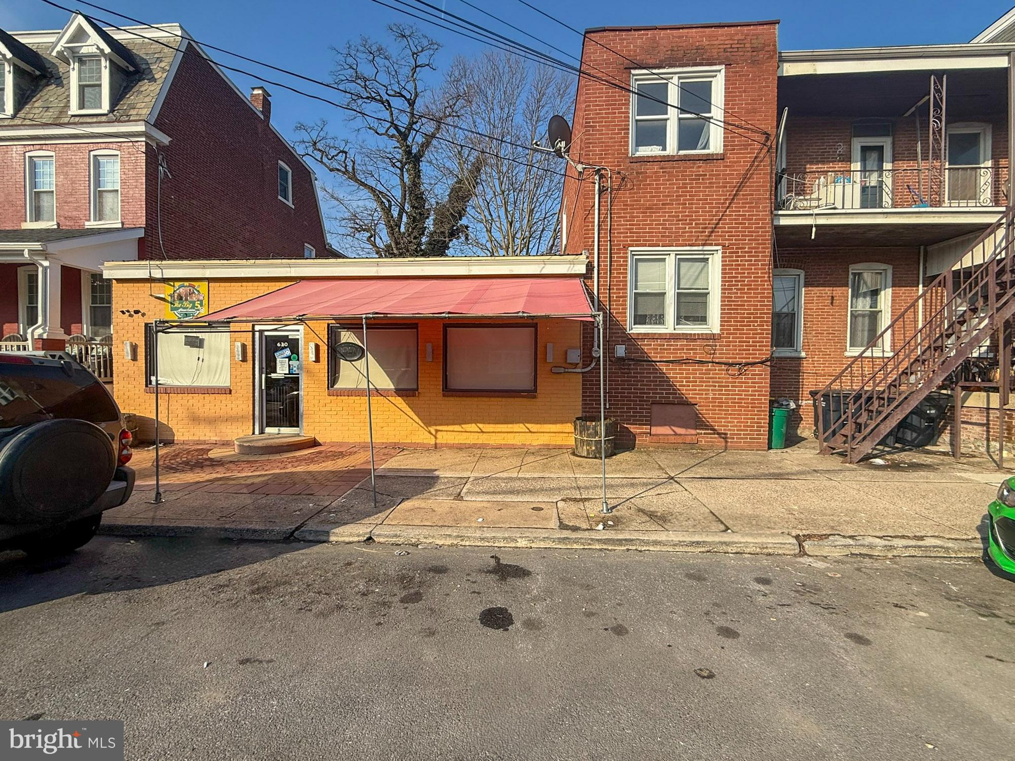 352 E NEW STREET