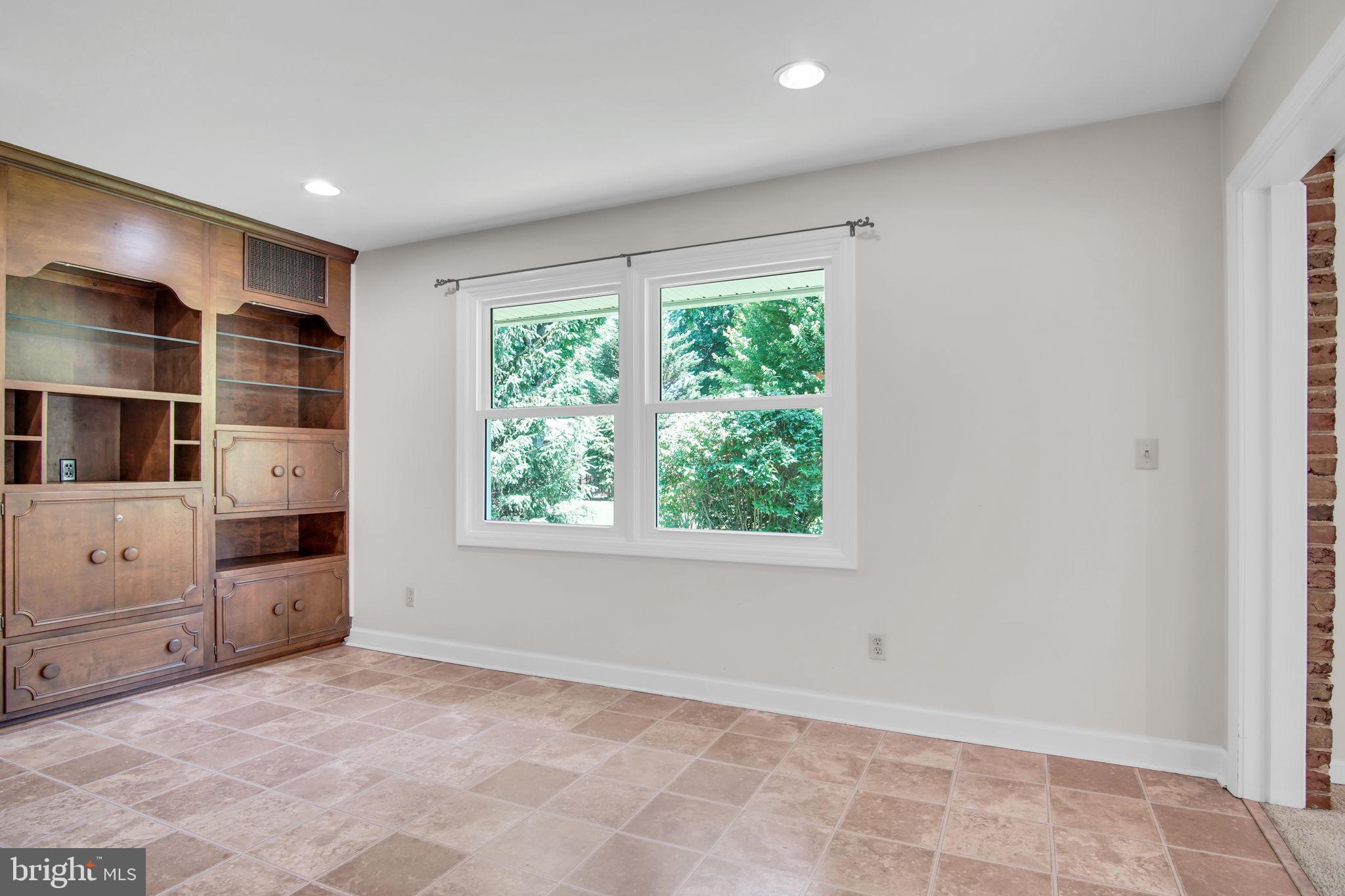 GLENN ACRES - Residential