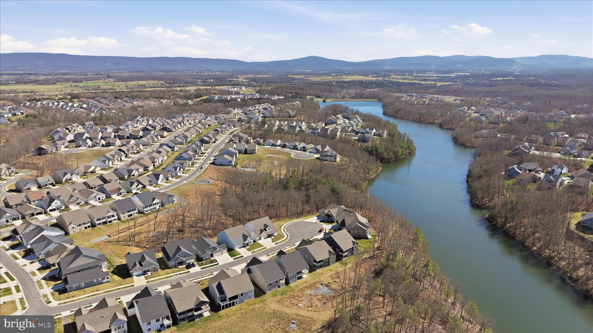 LAKE FREDERICK - Residential