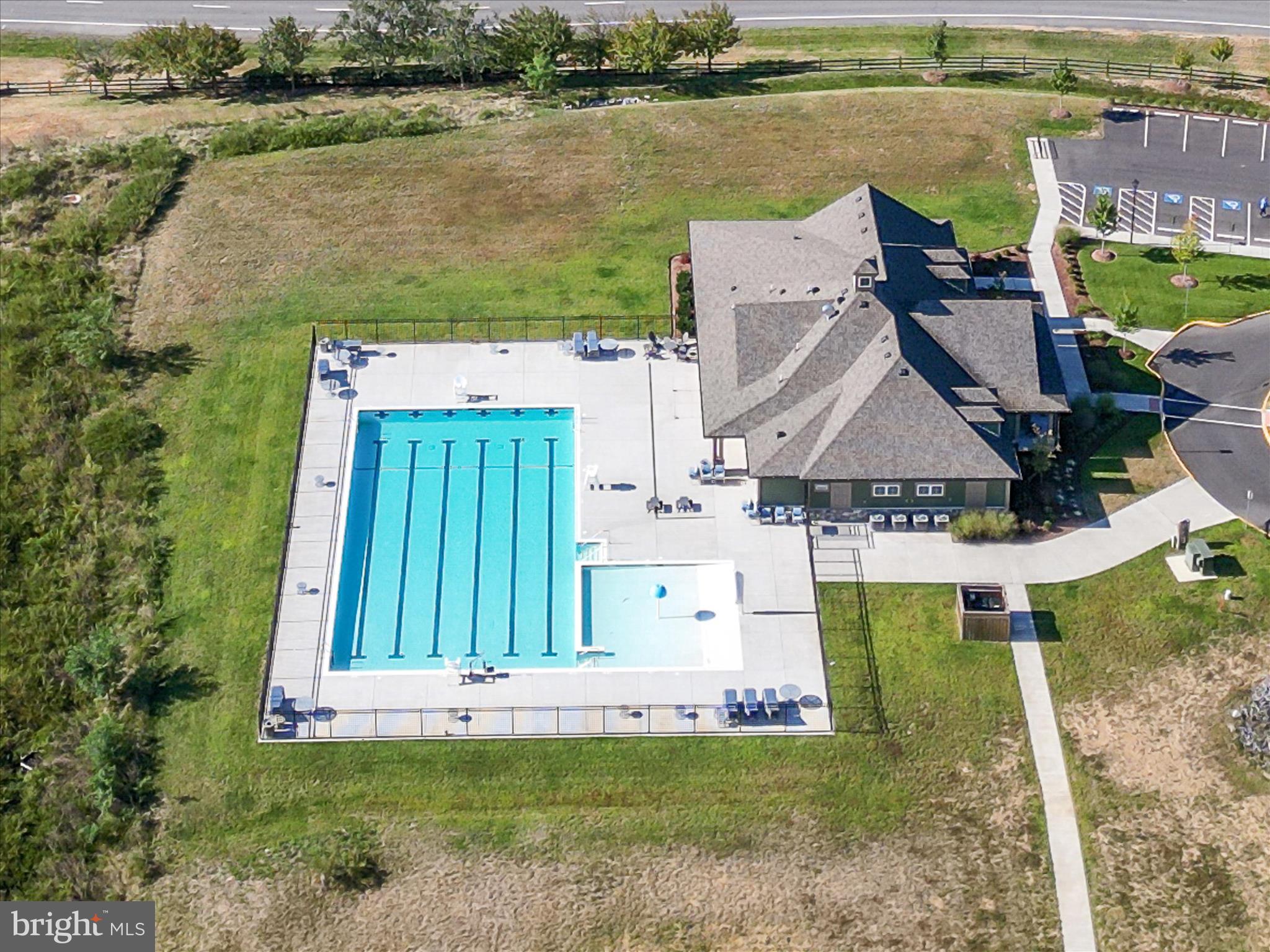 LAKE FREDERICK - Residential