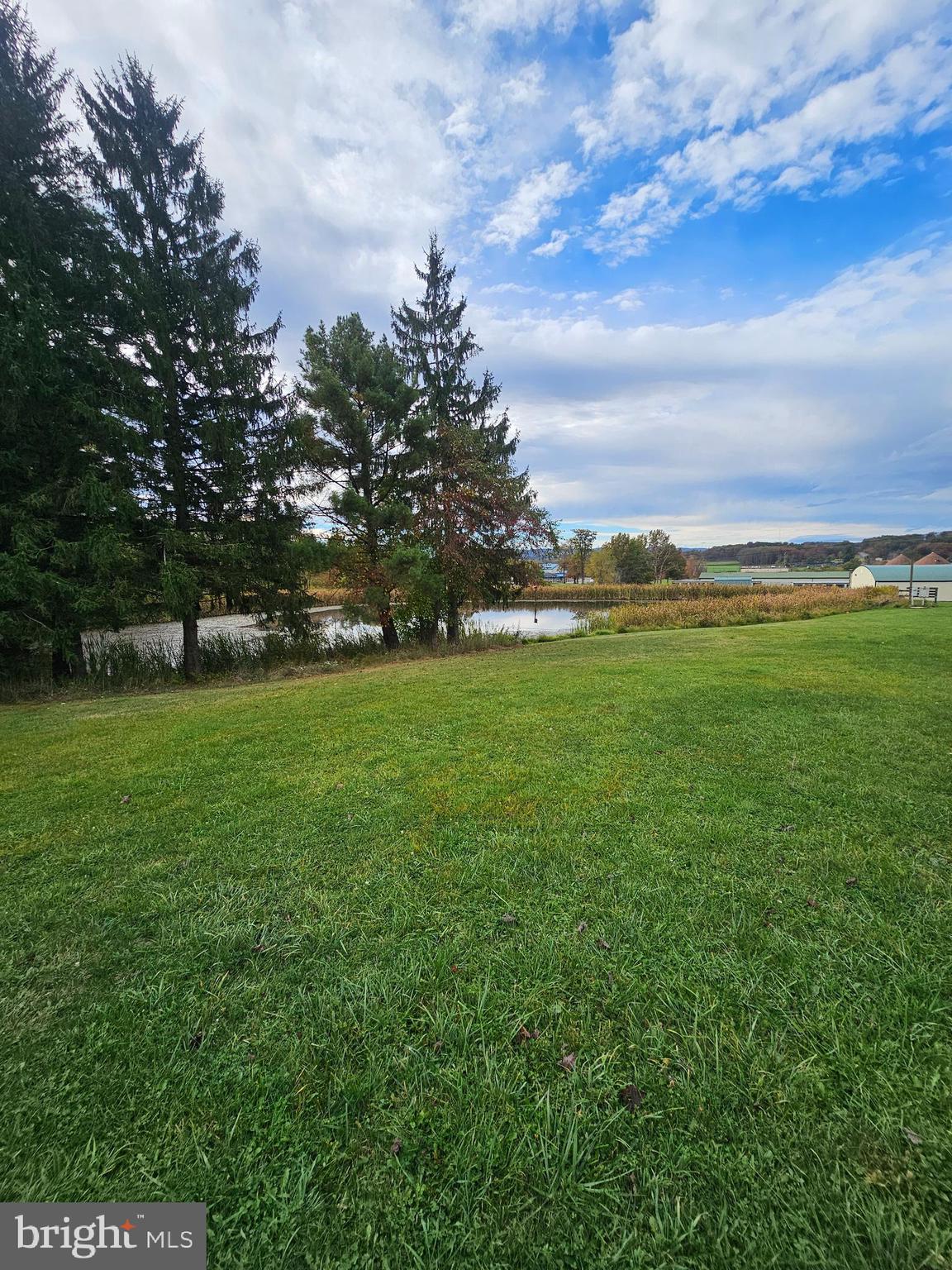 WEBERS CROSSING - Land