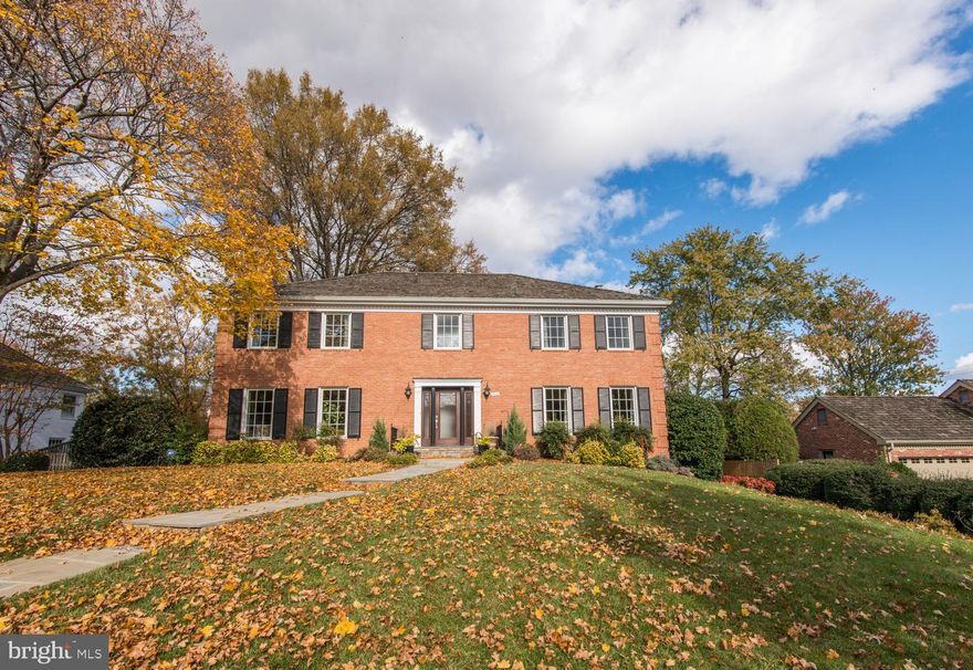 Absolutely stunning redo of large Colonial in close-in Evermay.  Contemporary interior, new kitchen, deck, bathrooms, beautiful hardwood floors, geothermal for lower/main levels, heat pump on the upper level.  Cul-de-sac, great location to DC/Capitol Hill/MD/Tysons.  Walk to The Potomac School.  Call for an appointment to see...beautiful!  Owner prefers long term lease. Thanks.