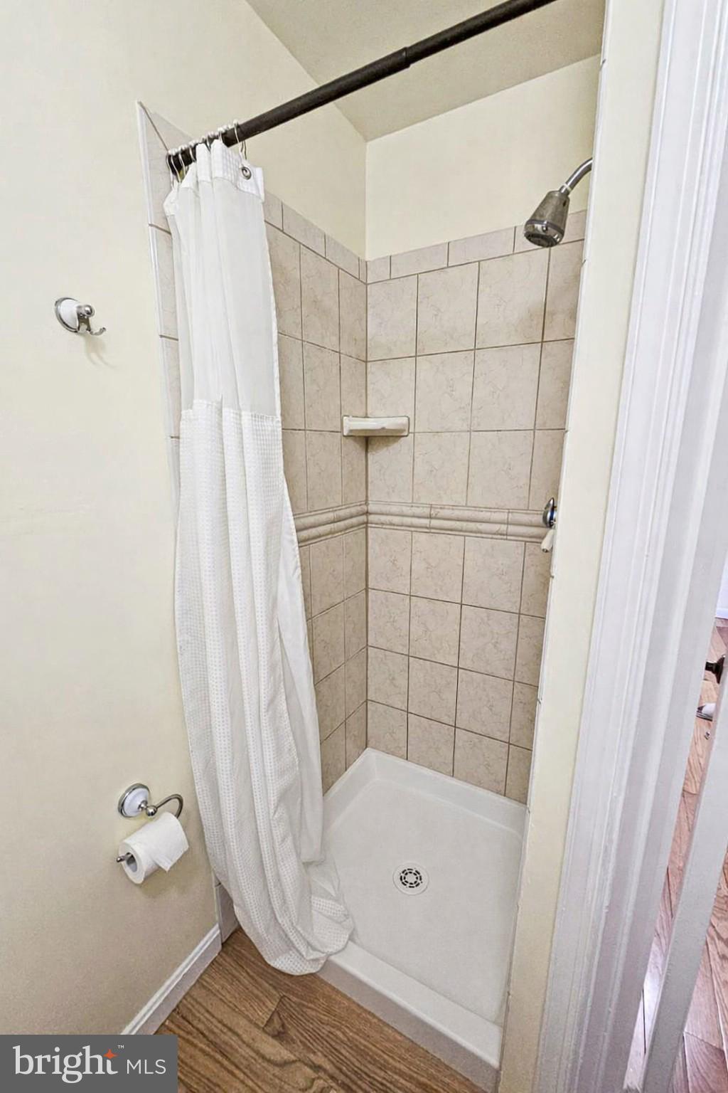 WHISKEY BOTTOM - Residential