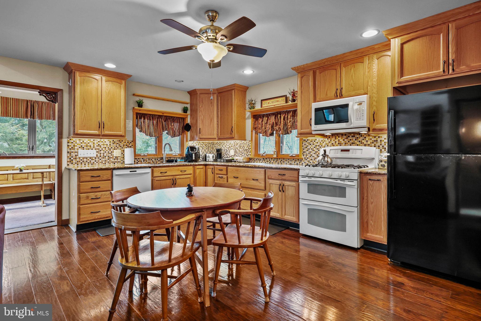 TOWAMENSING TRAILS - Residential