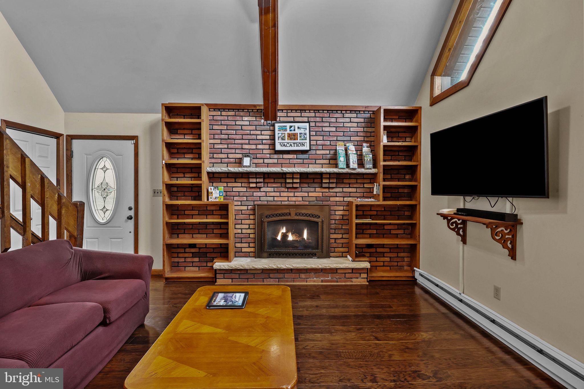 TOWAMENSING TRAILS - Residential