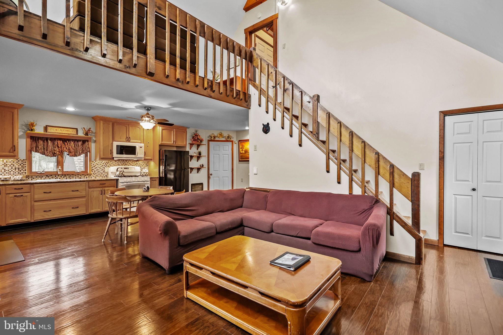 TOWAMENSING TRAILS - Residential