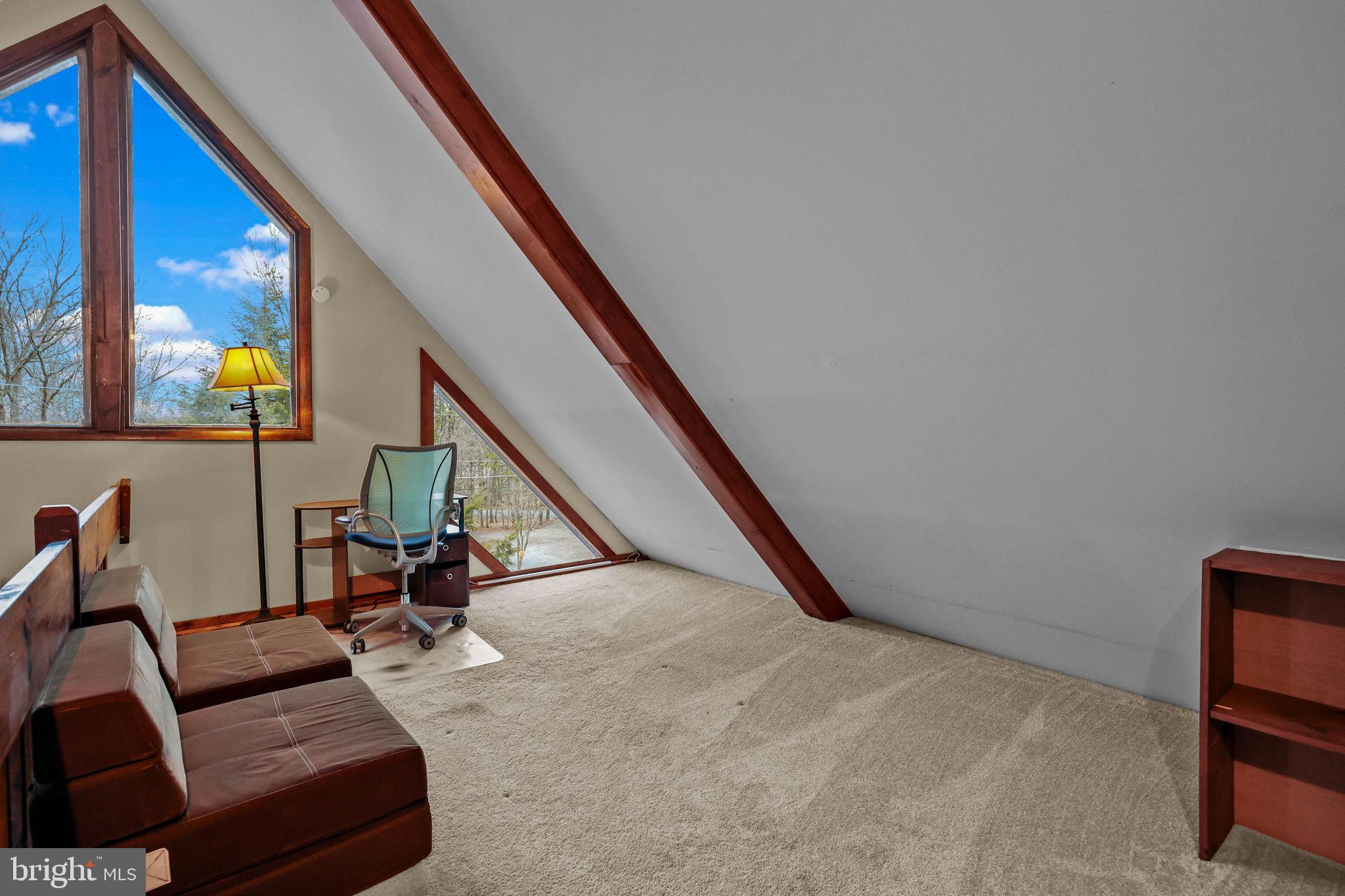 TOWAMENSING TRAILS - Residential