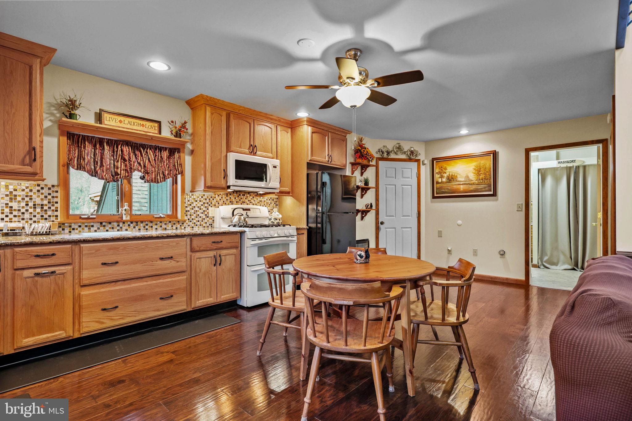 TOWAMENSING TRAILS - Residential