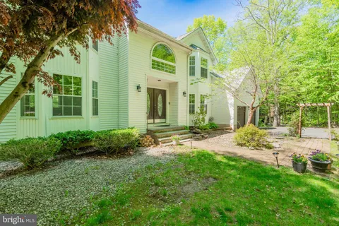 1661 Marjorie Court, East Stroudsburg, PA MLS: PAMR2004766