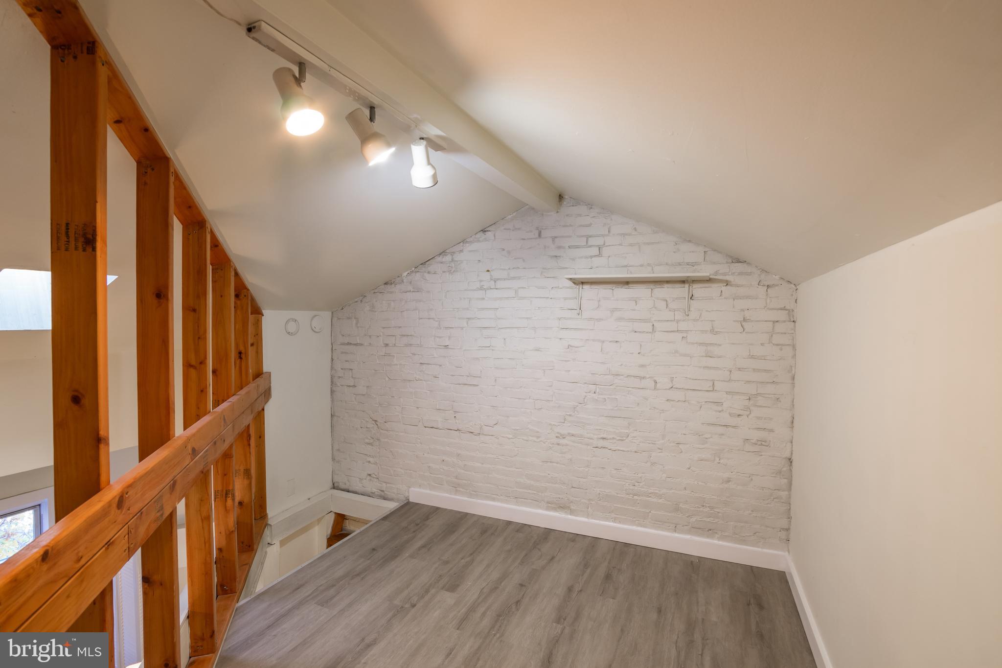 GRADUATE HOSPITAL - Residential Lease