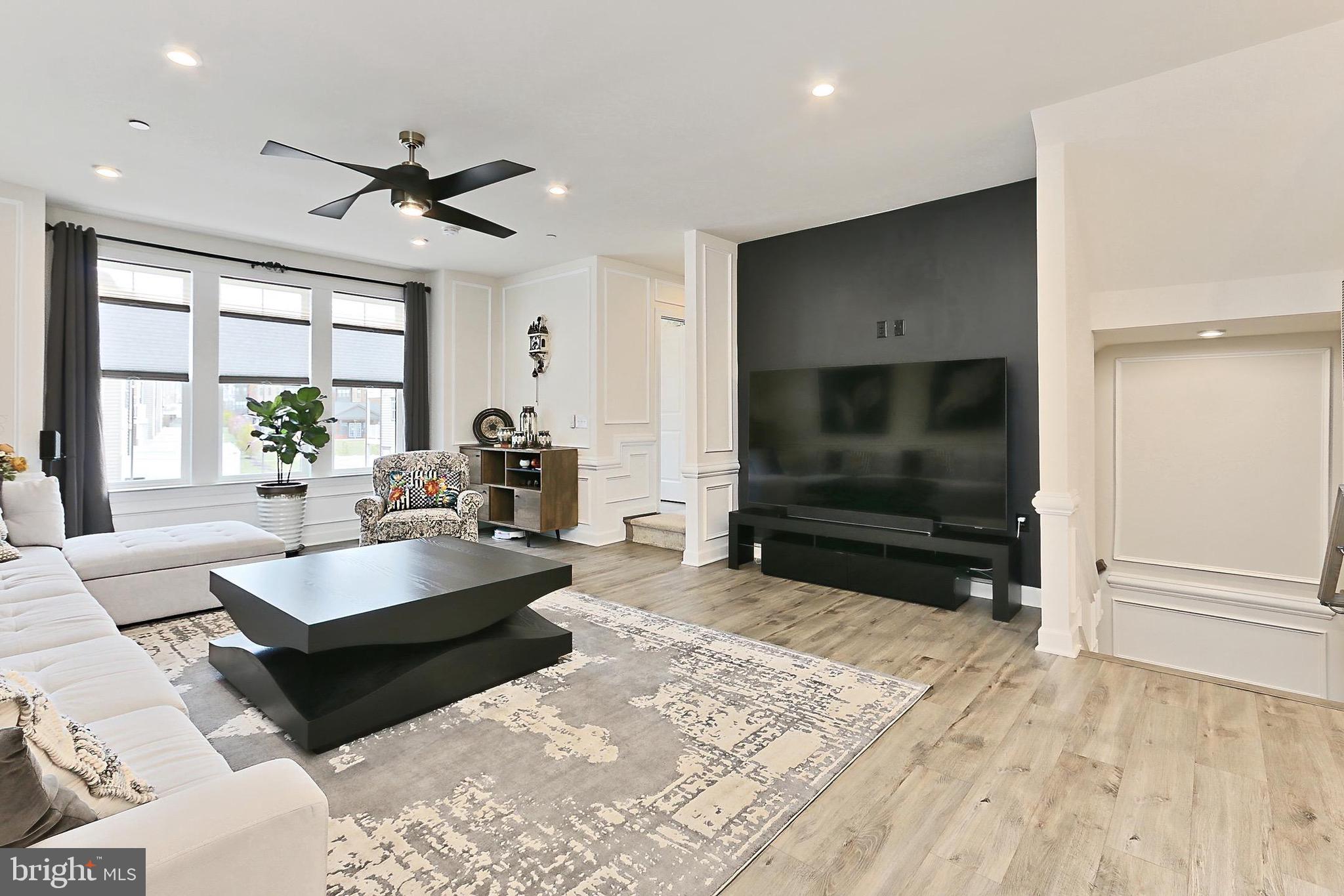 THE TOWNS AT PENDER OAKS - Residential