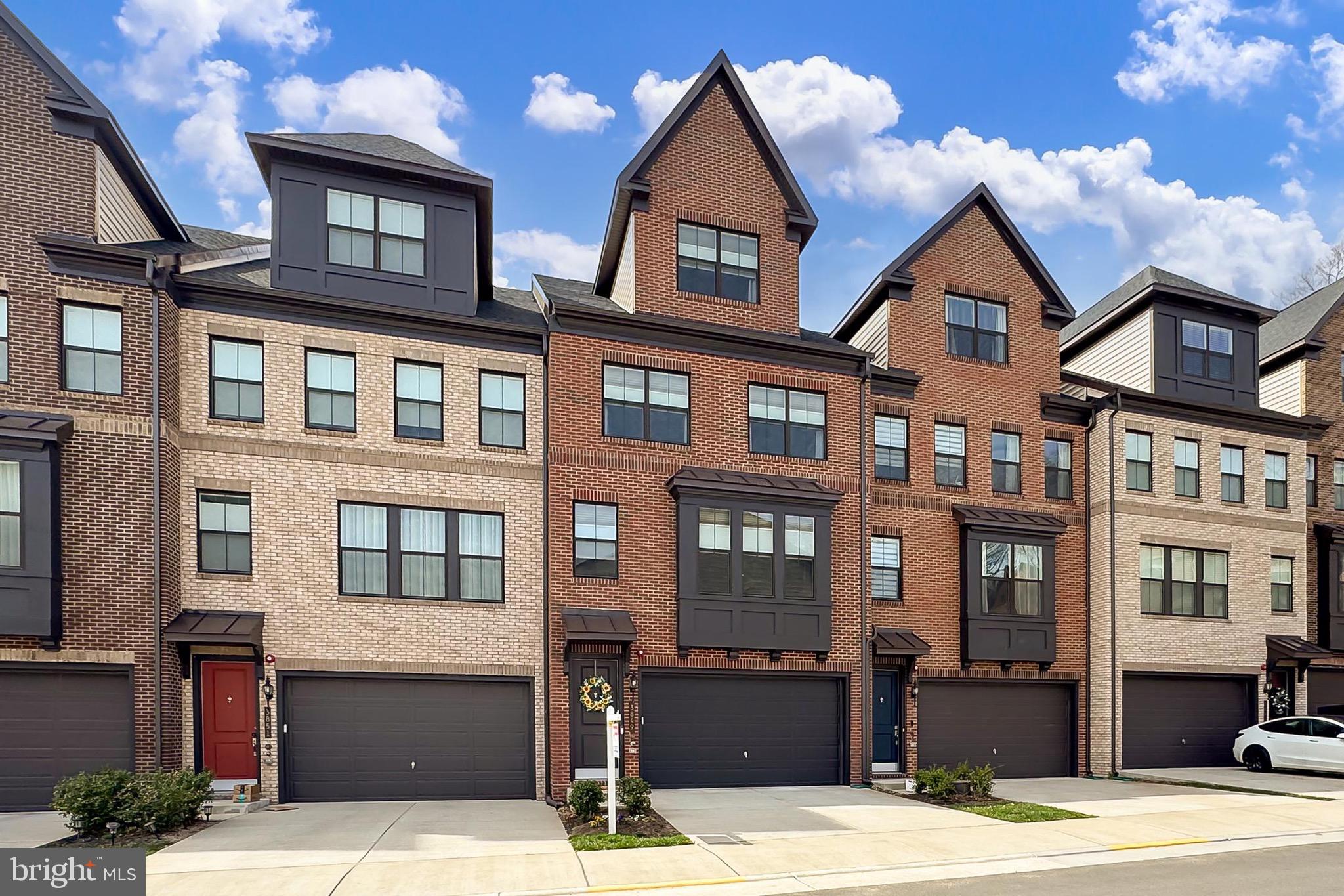 THE TOWNS AT PENDER OAKS - Residential