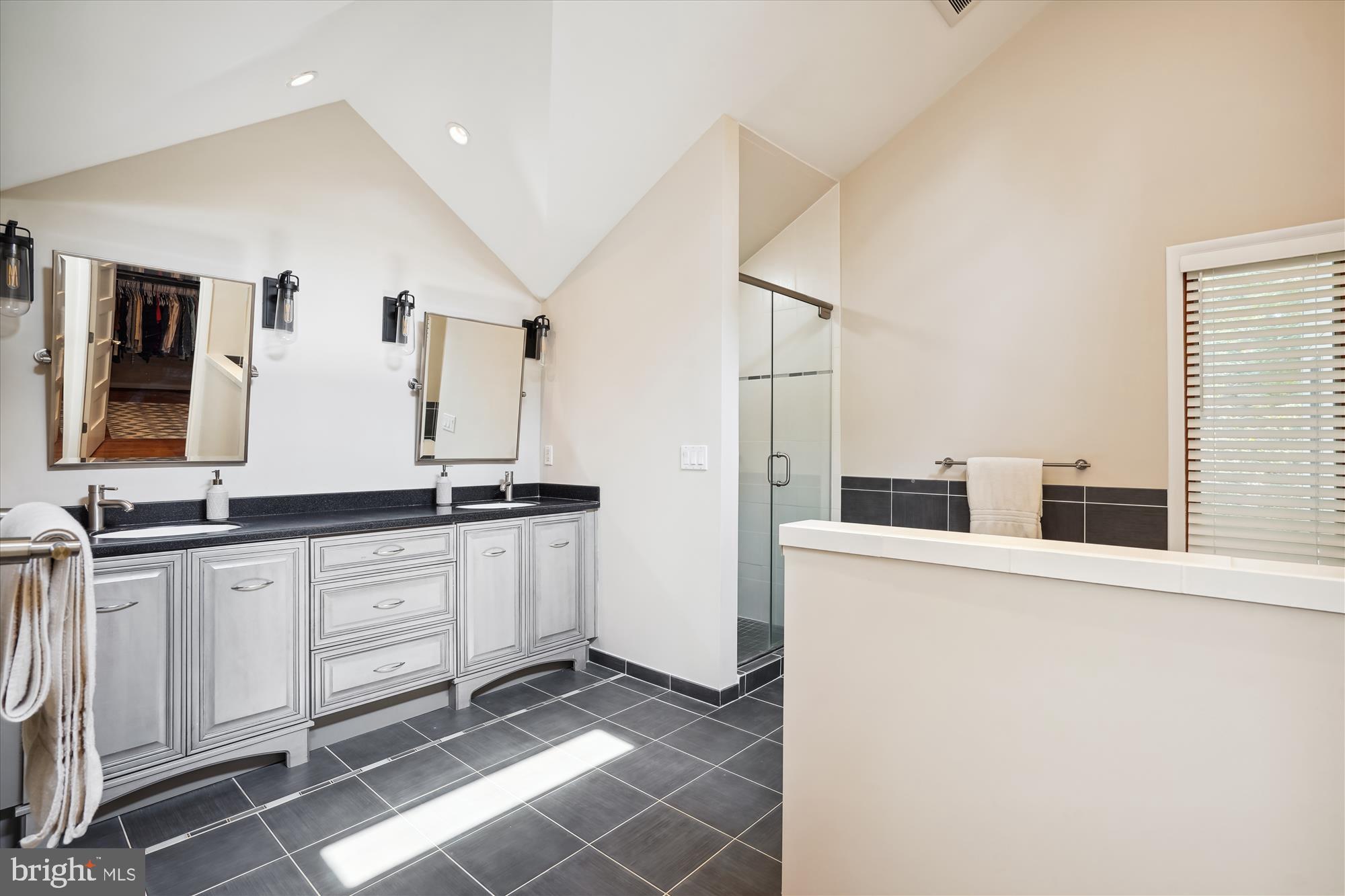 RIDGECREST HEIGHTS - Residential Lease