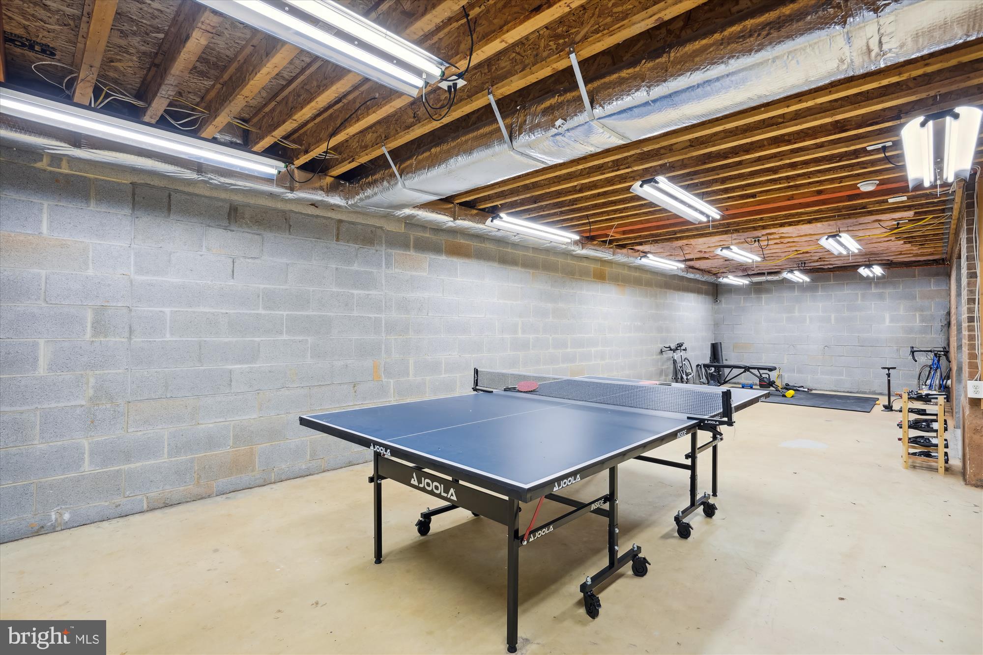 RIDGECREST HEIGHTS - Residential Lease