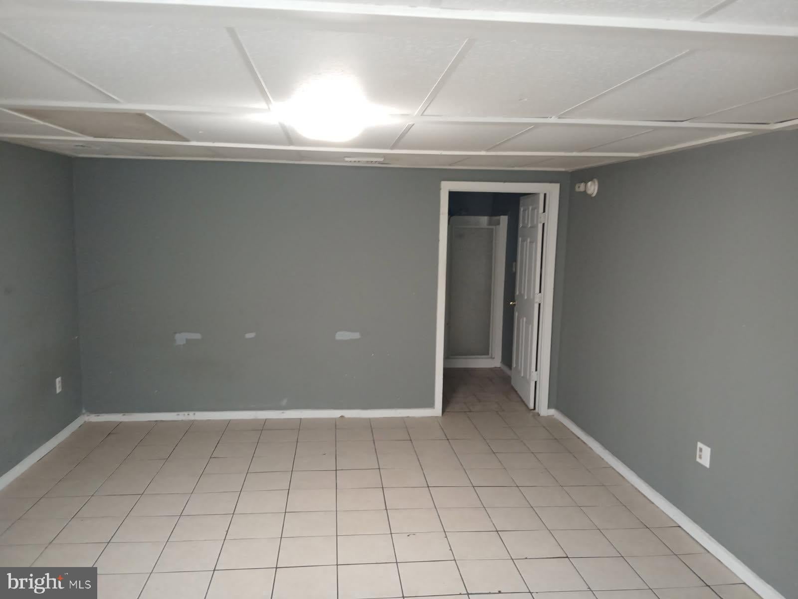 350 LAKEHURST ROAD 4