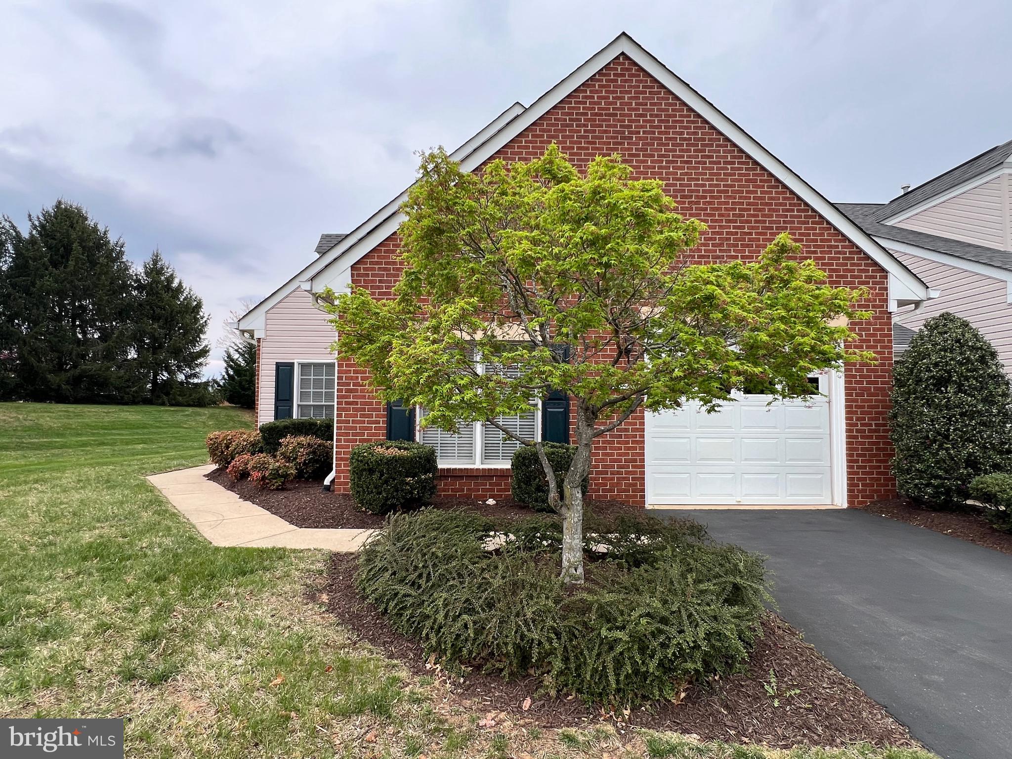 SALEM FIELDS - Residential Lease