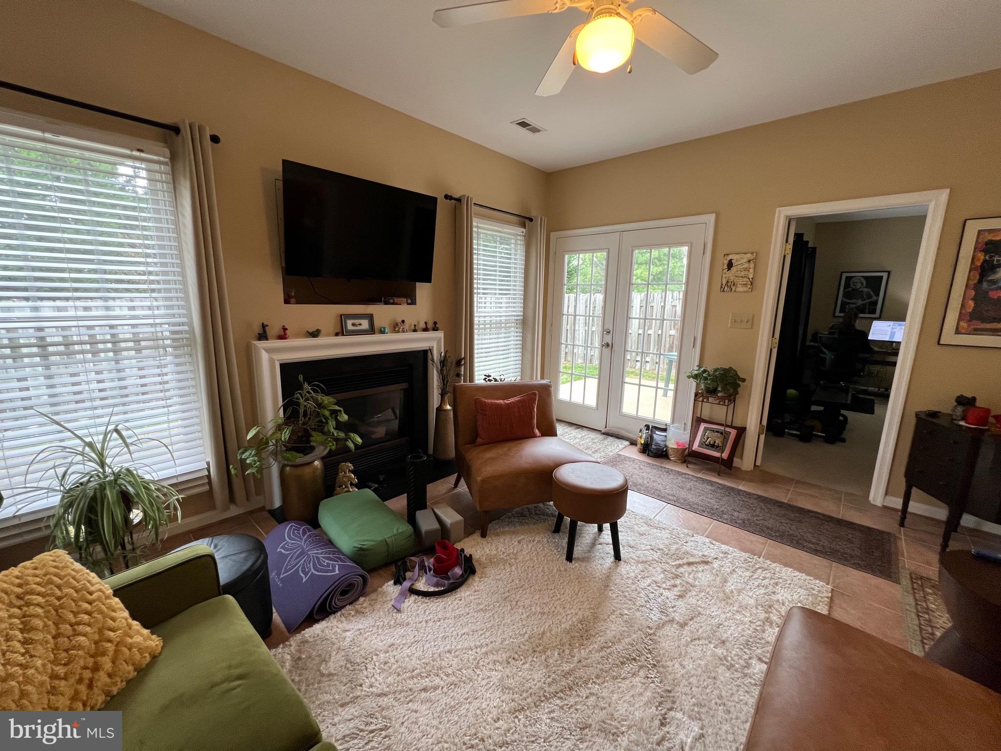 SALEM FIELDS - Residential Lease