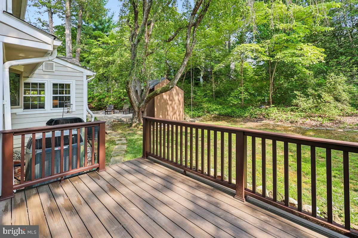 11 WINDWARD DRIVE