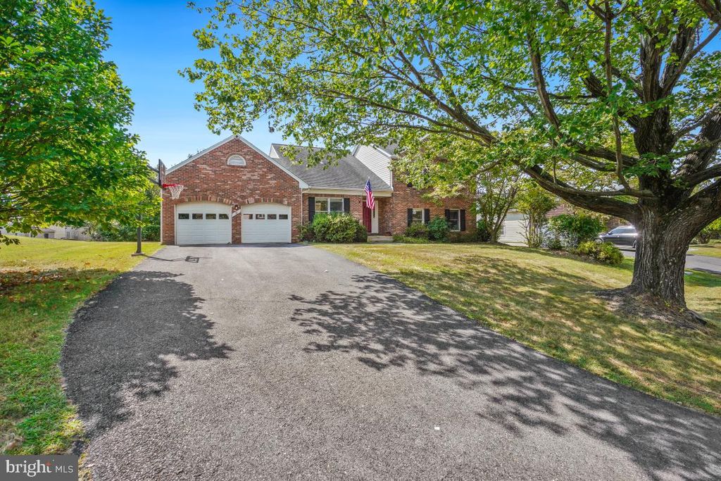 Photo of 9 Fairdale Court, SILVER SPRING, MD 20905 (MLS # MDMC2199854)