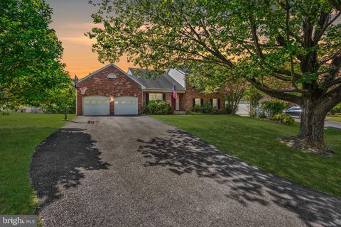 Photo of 9 Fairdale Court, SILVER SPRING, MD 20905 (MLS # MDMC2199854)