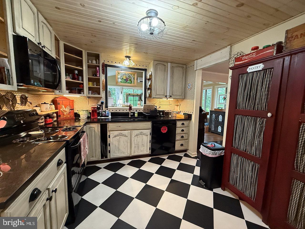 229 APPLEGATE DRIVE