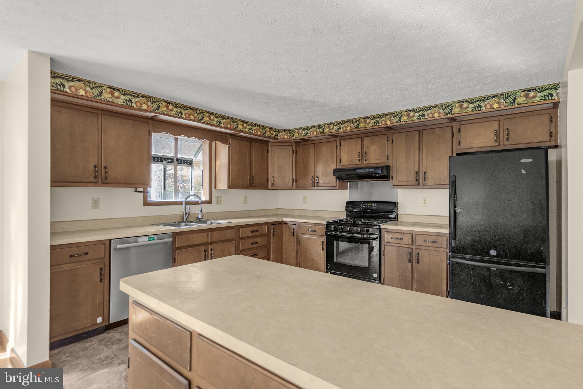 BRETON BAY - Residential Lease