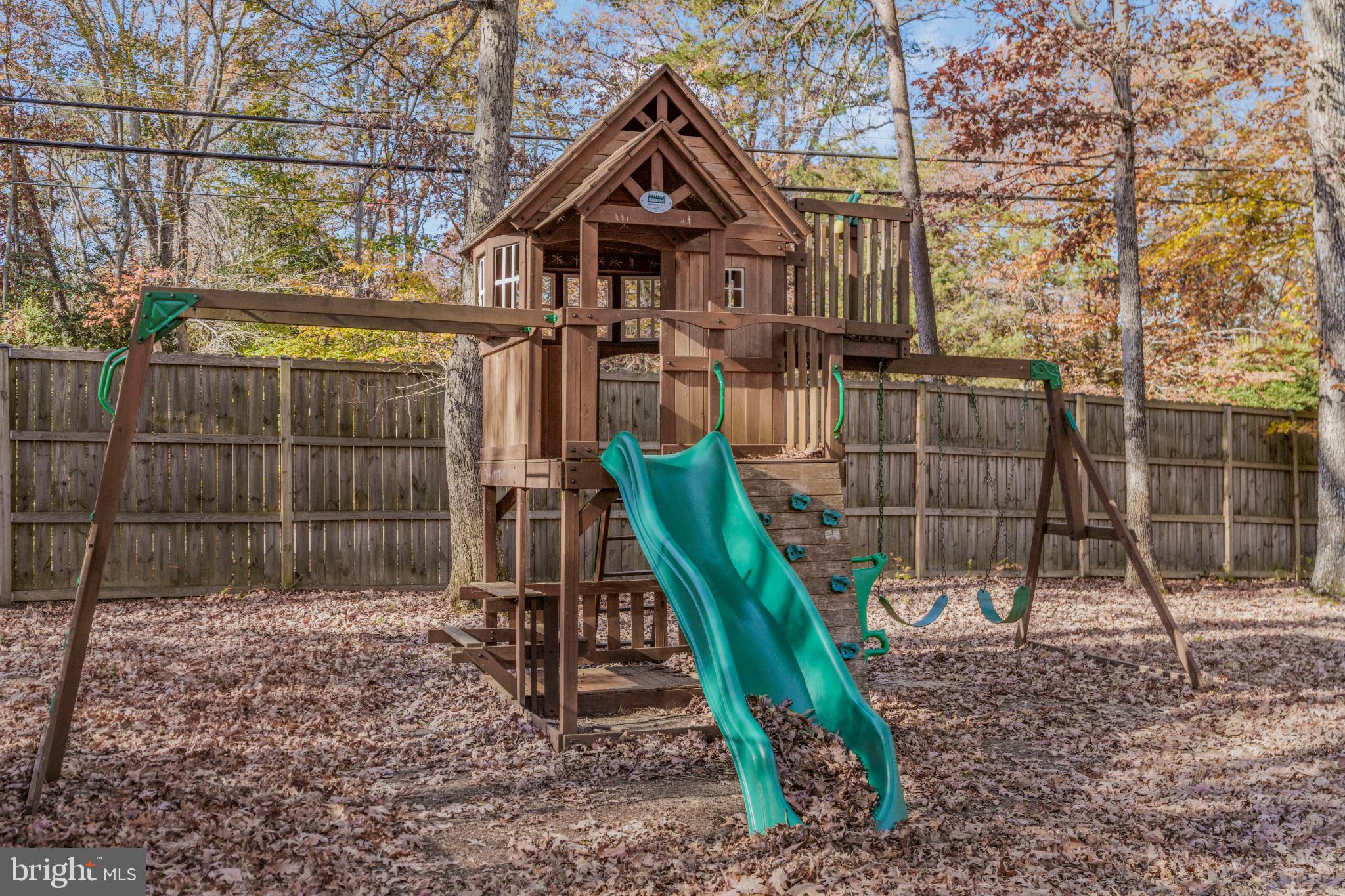 BRETON BAY - Residential Lease