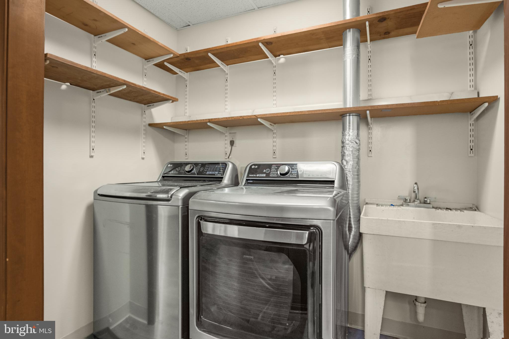 BRETON BAY - Residential Lease